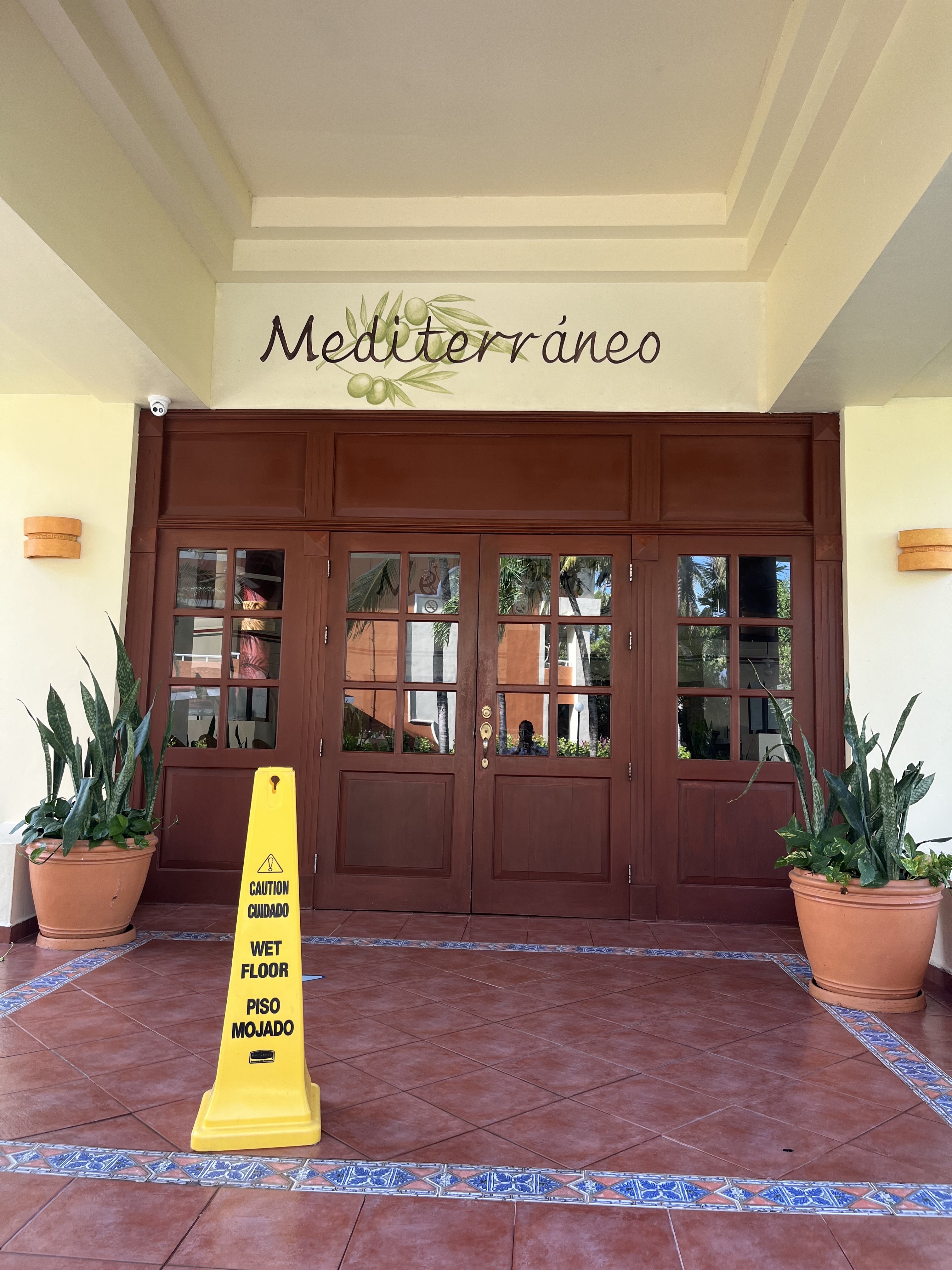 Mediterráneo Restaurant image 1
