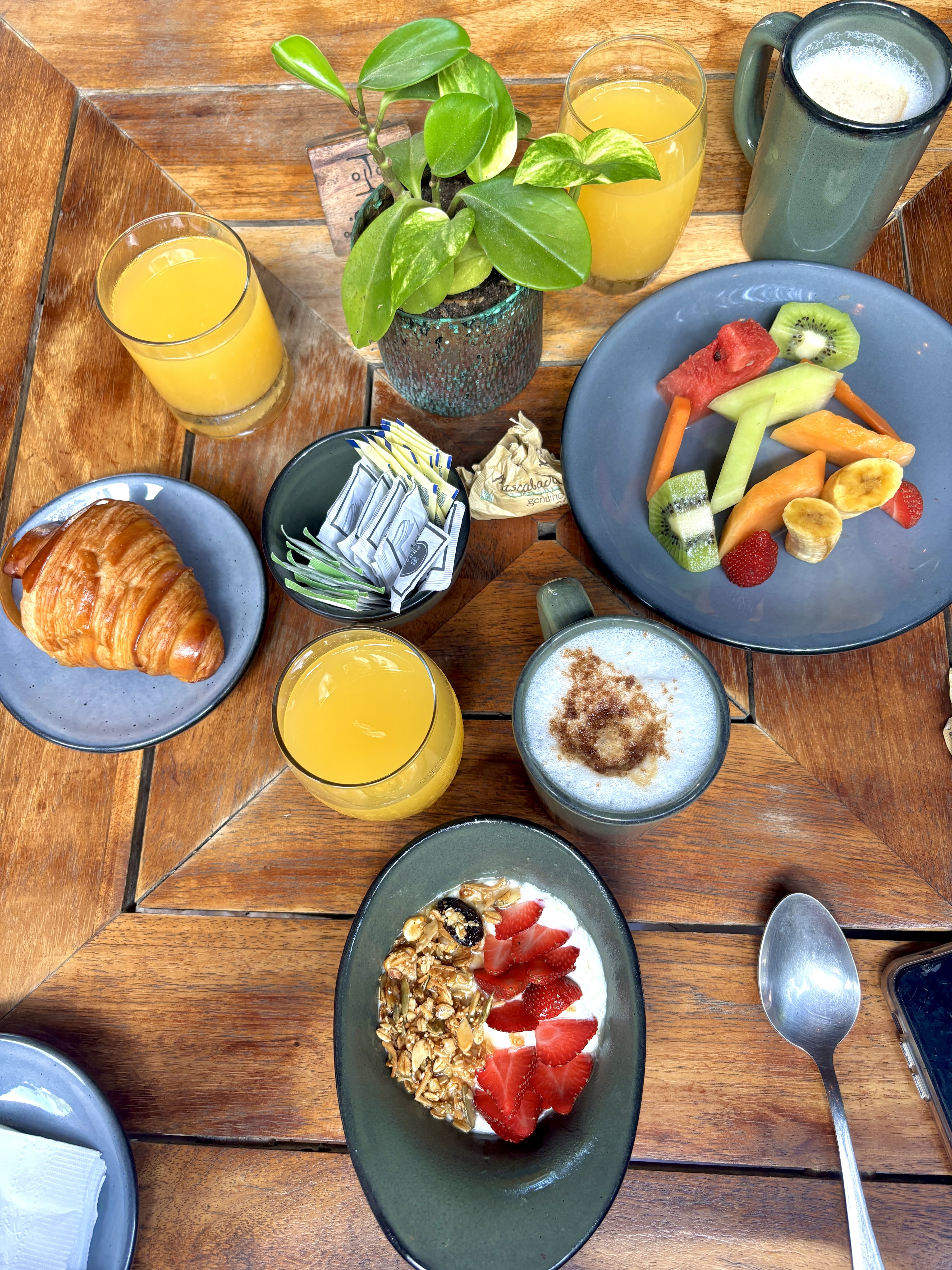 TZ'ONOT Restaurant image 7