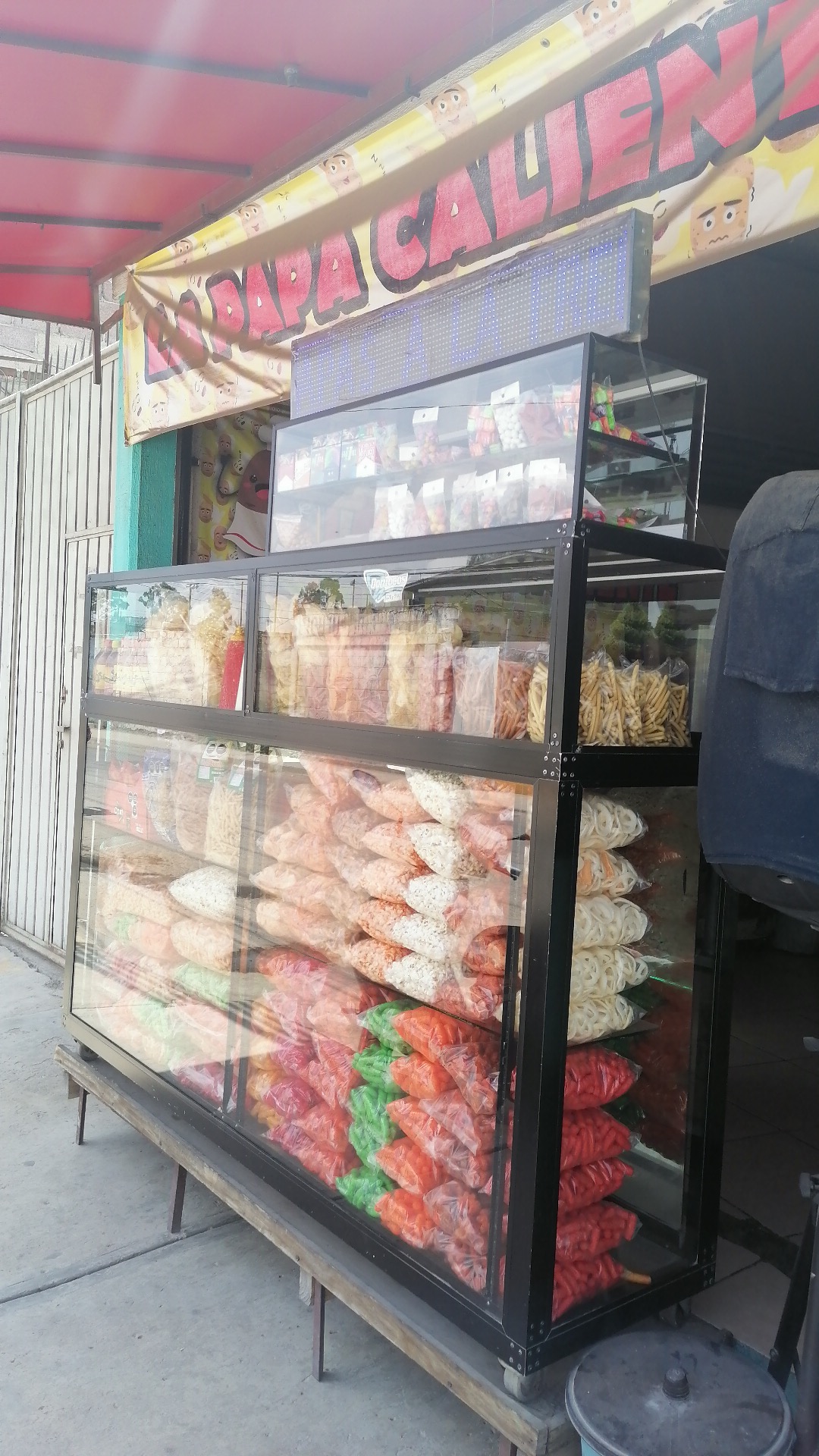 Ricos Chicharrones Y Papas image 2