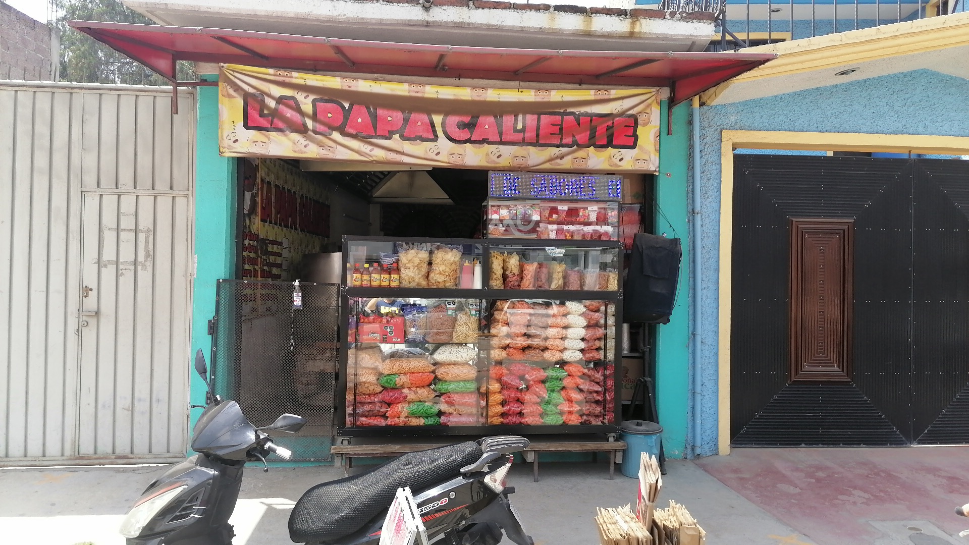 Ricos Chicharrones Y Papas image 4