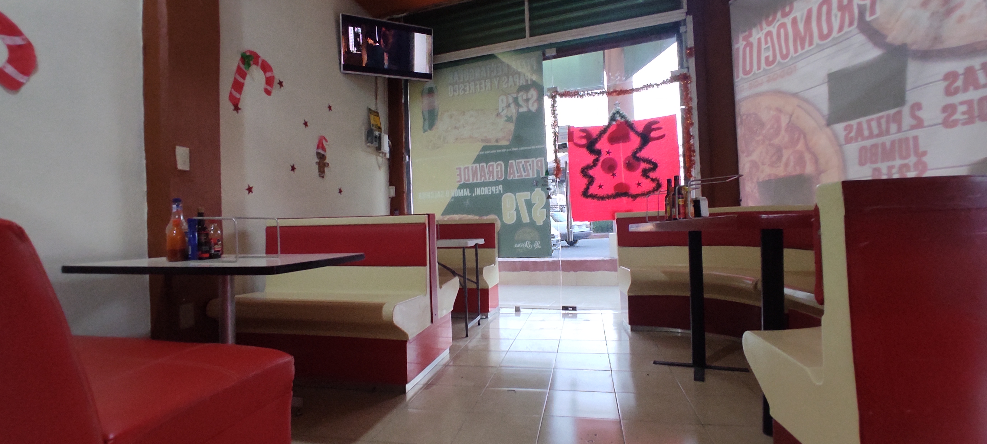 La Divína Pizza image 6