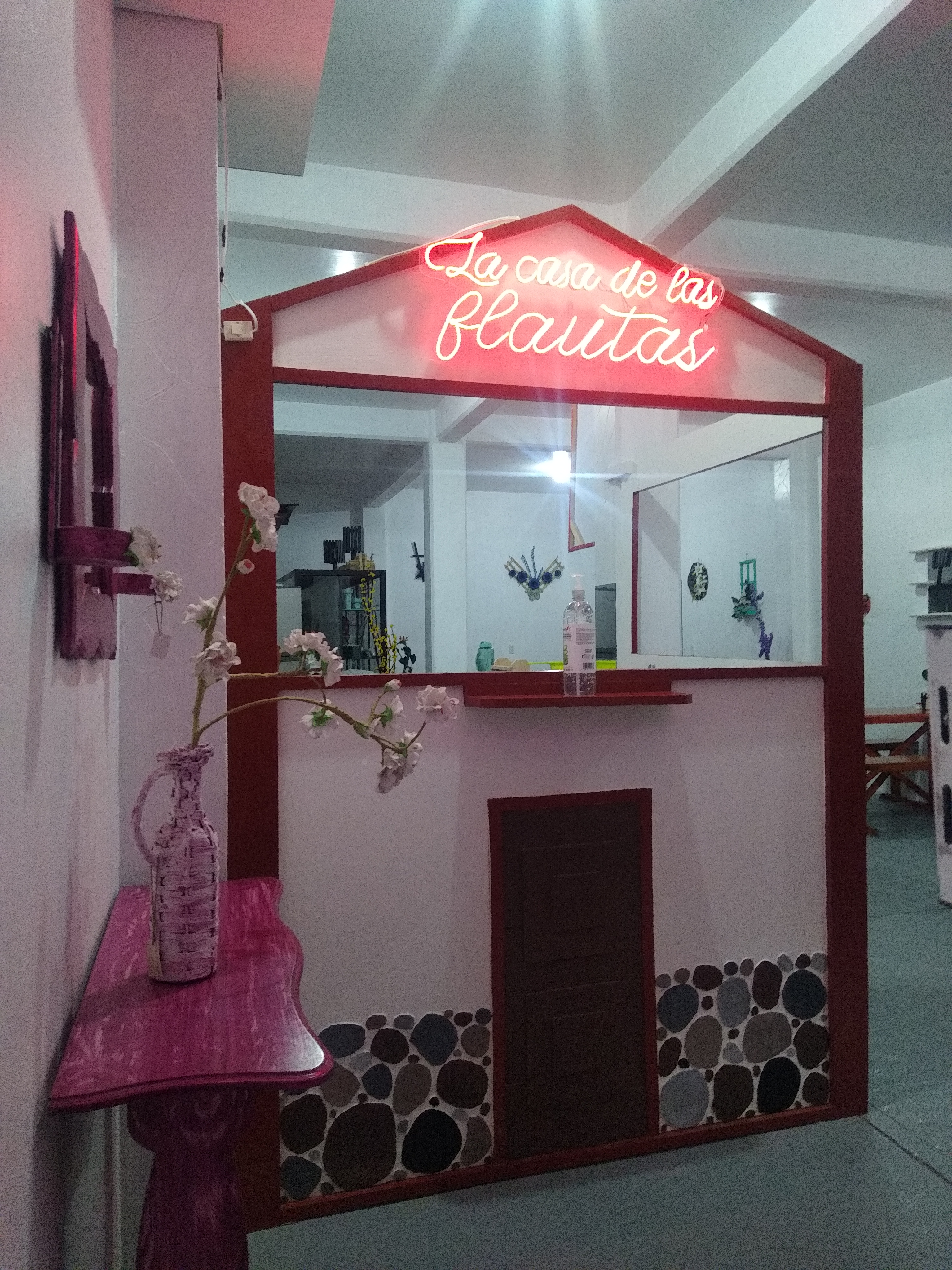 LA CASA DE LAS FLAUTAS. image 9