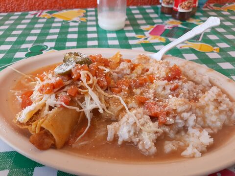 "Doña Ana" tacos y morisqueta image 2