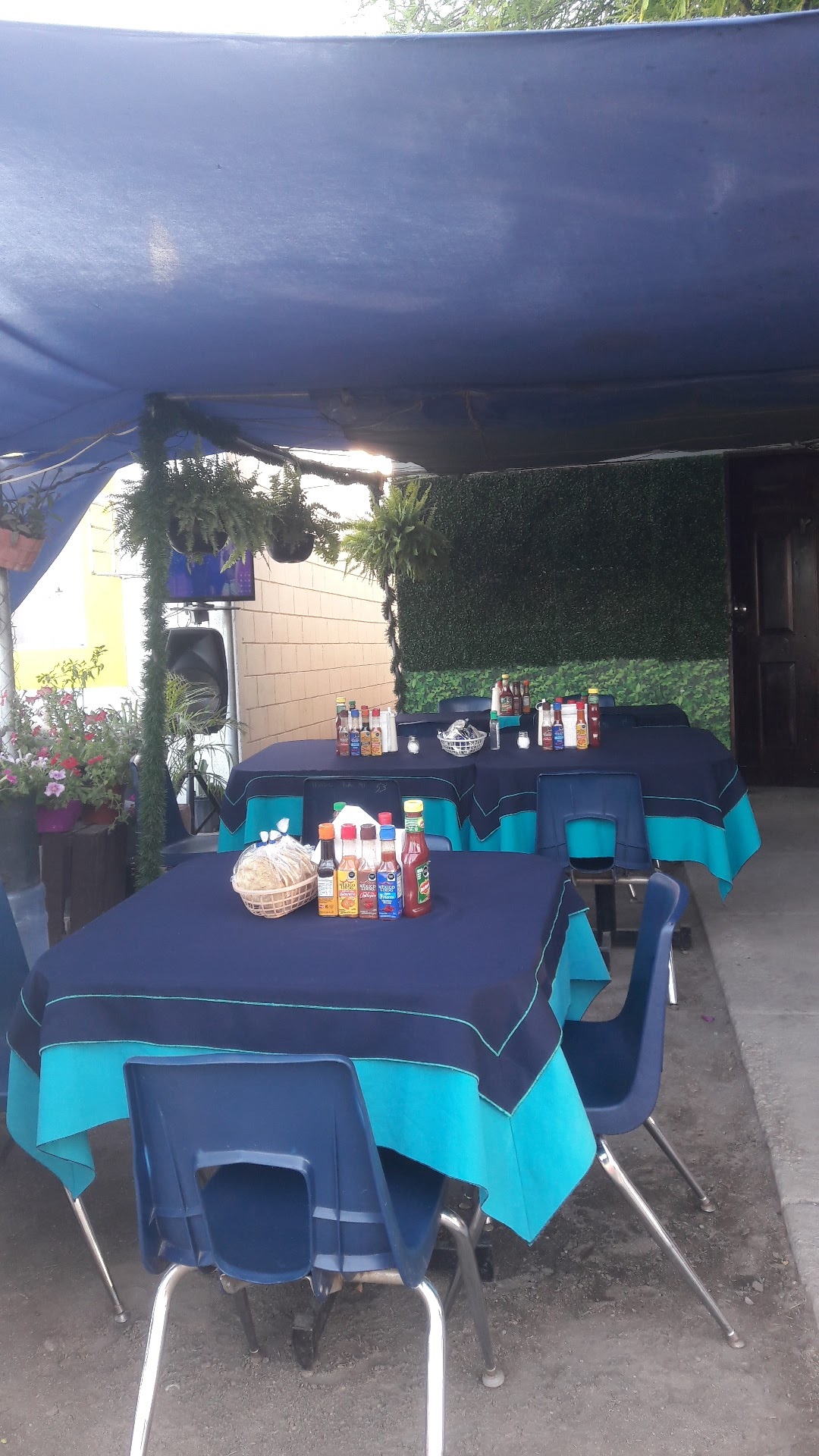 Mariscos el amigo image 6