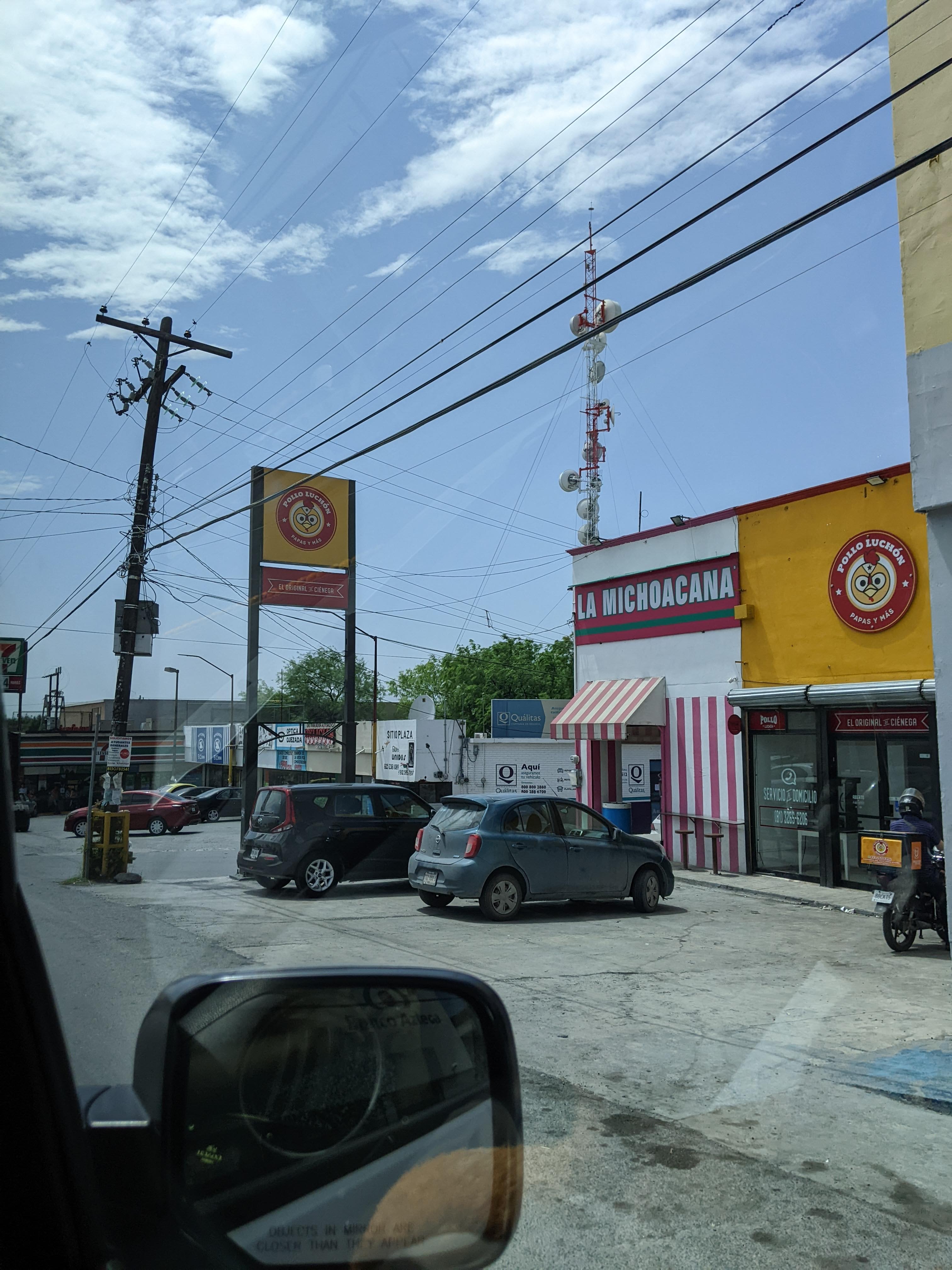 Pollo Luchón image 8