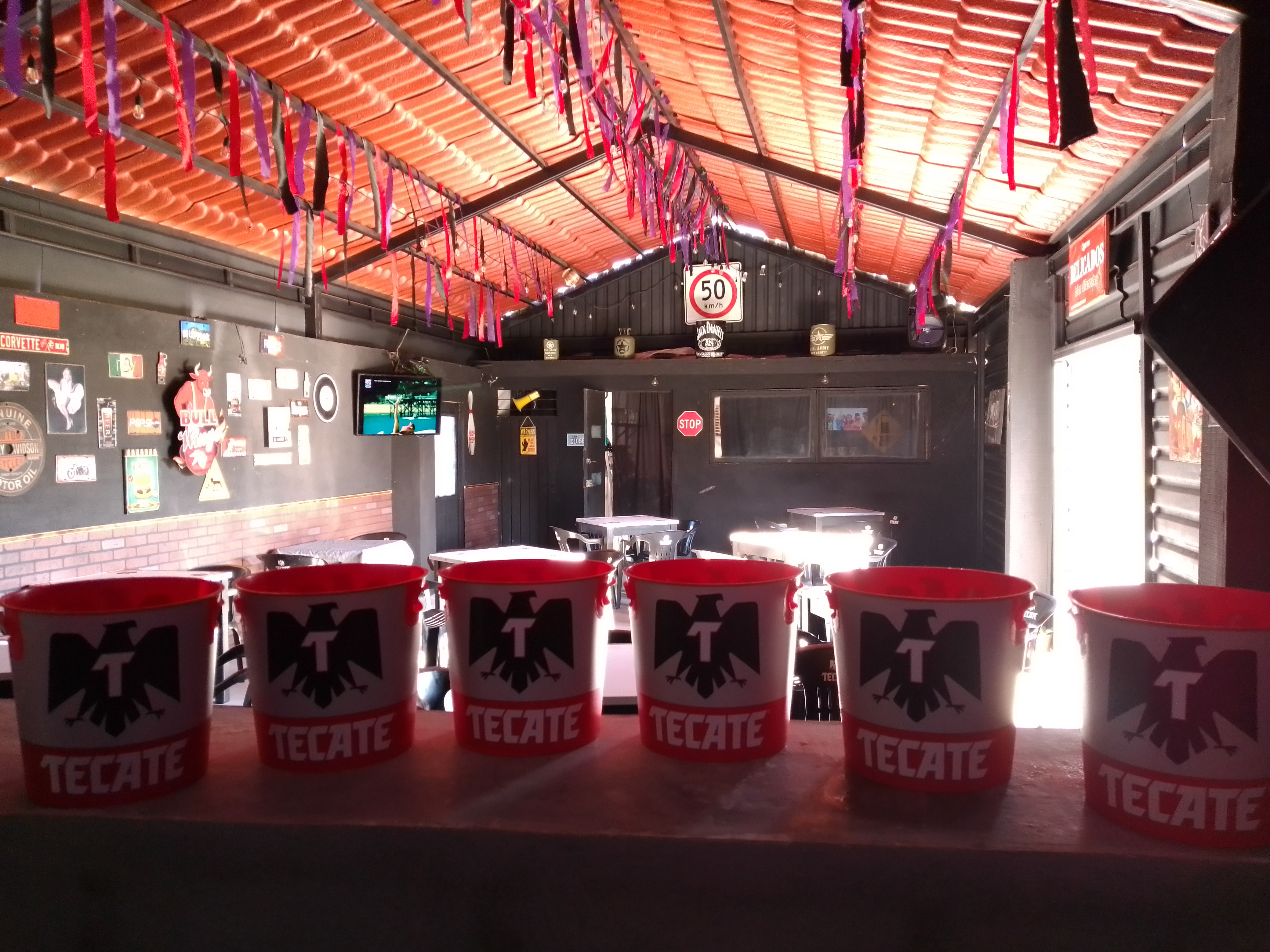 Alitas y hamburguesas BullWings image 1