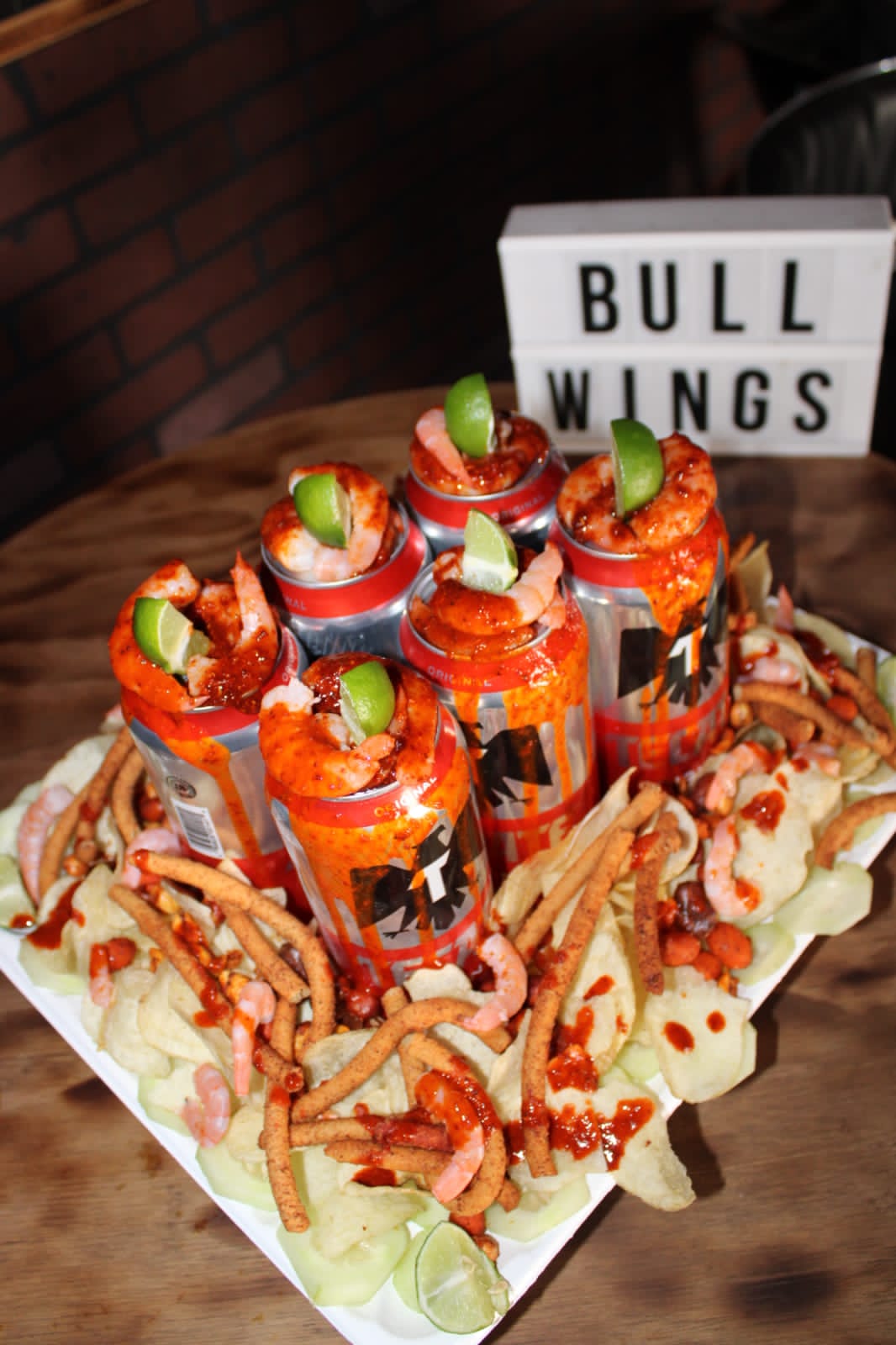 Alitas y hamburguesas BullWings image 2