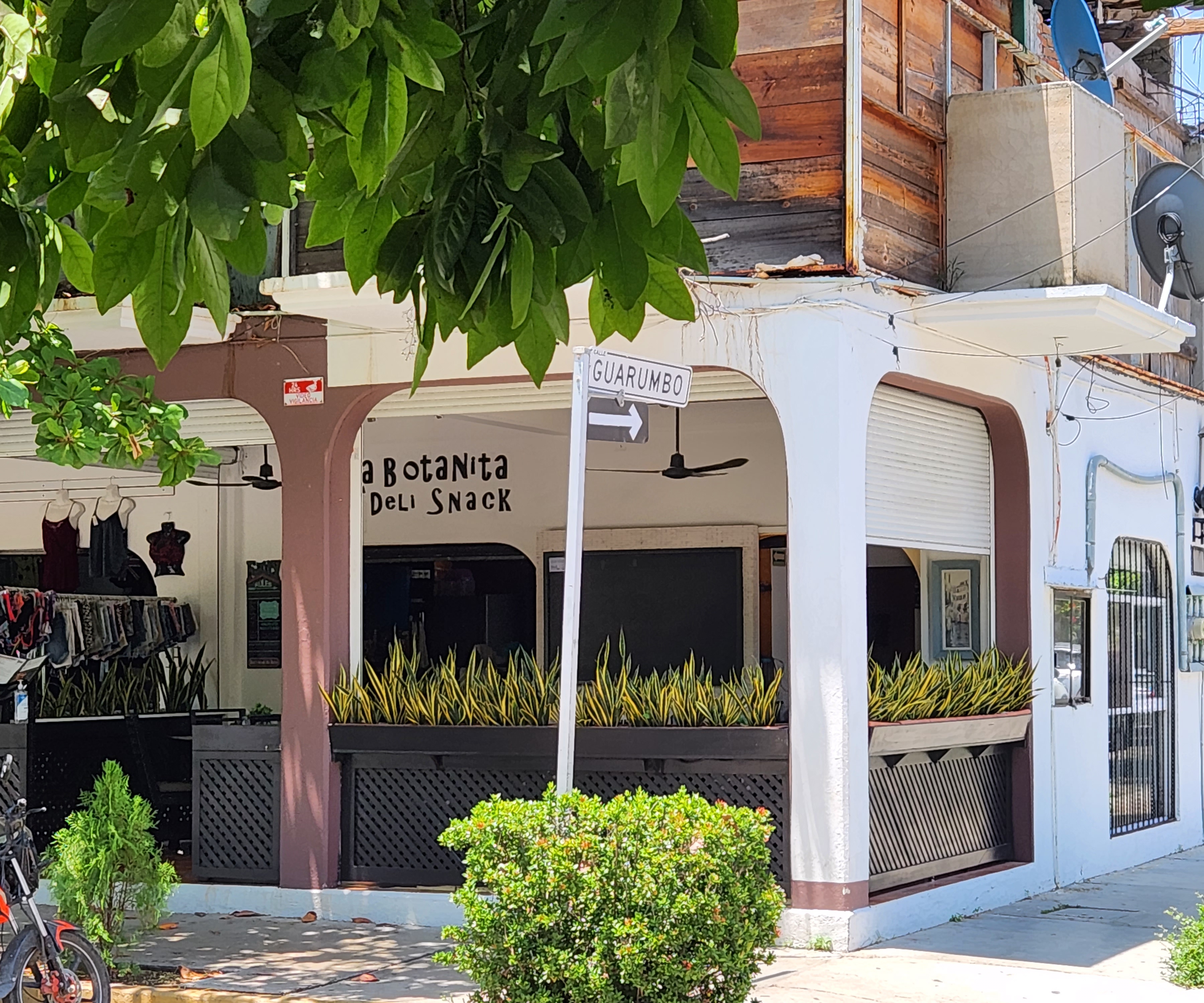 La Botanita Deli Snac Huatulco image 1