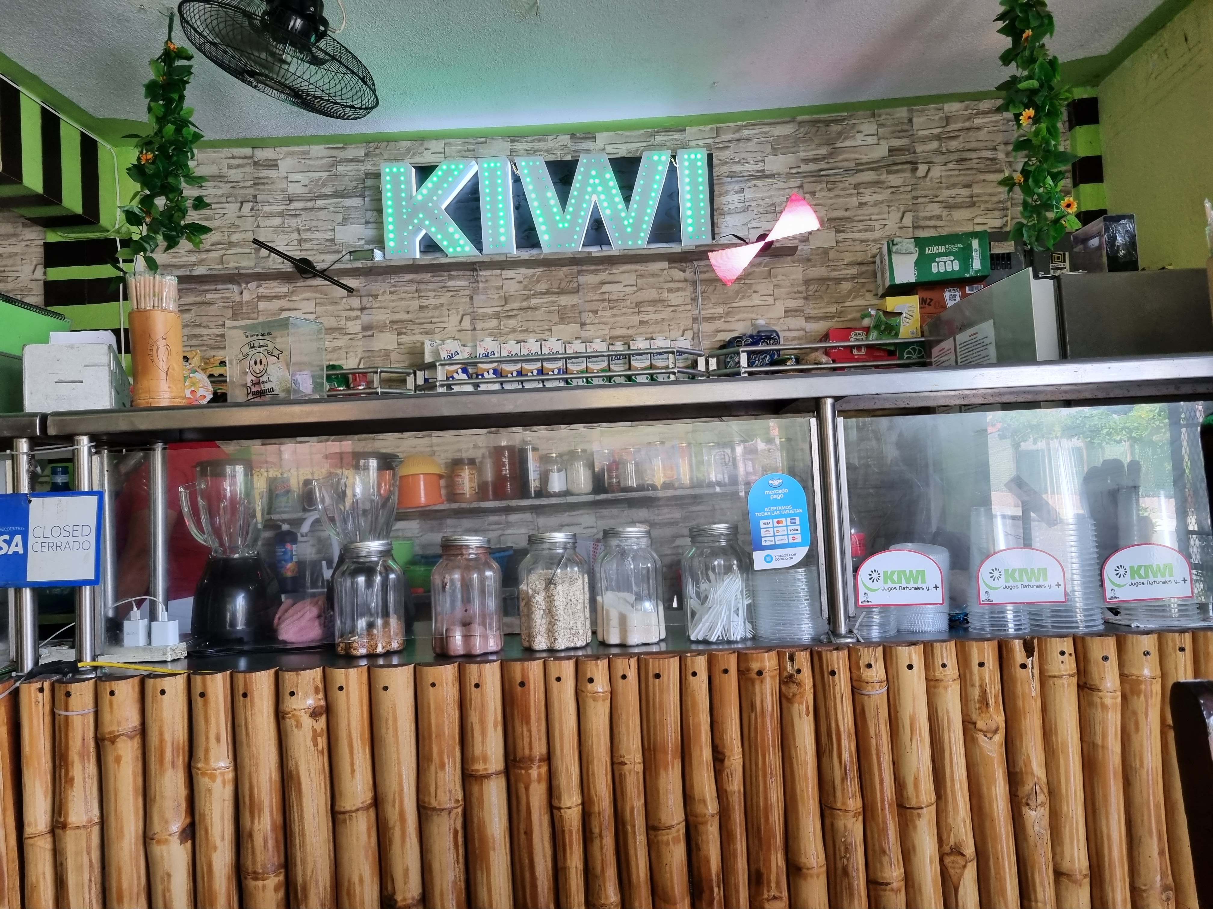 KIWI jugos naturales,licuados,tortas image 1