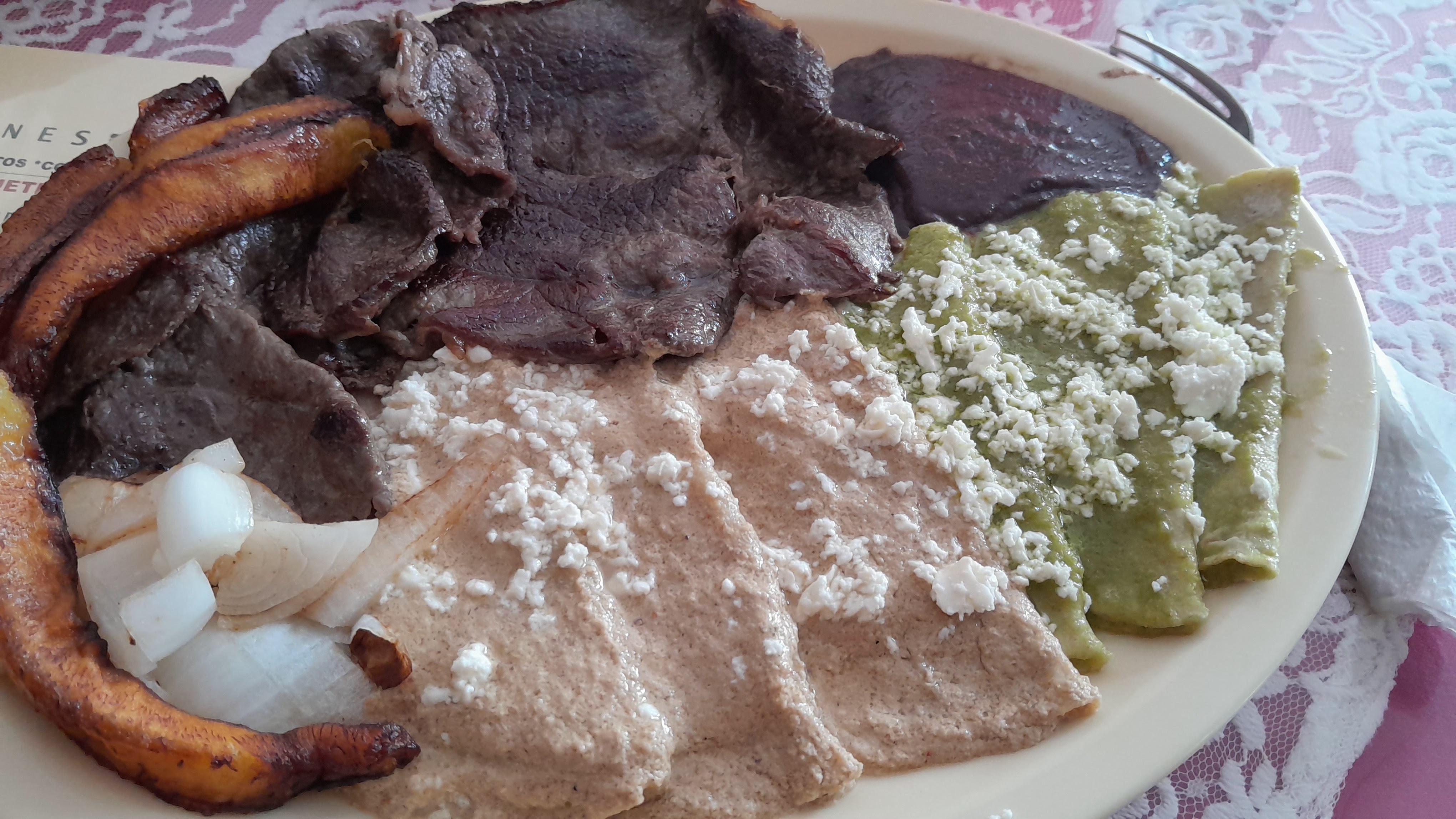 Los Framboyanes image 1