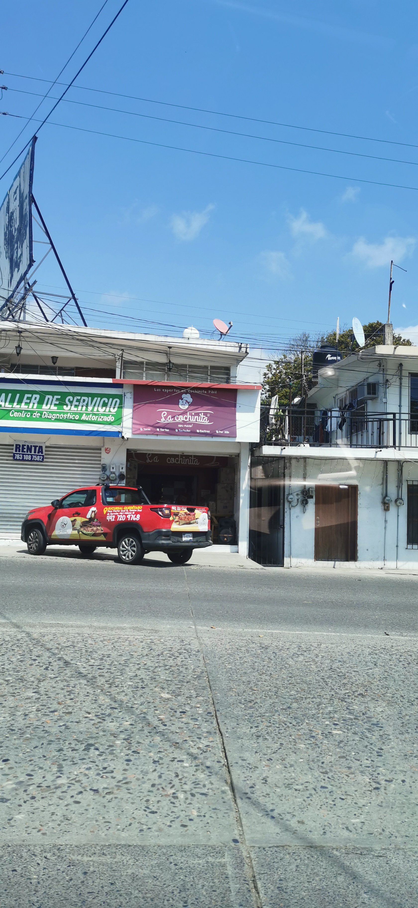 La cochinita con Mare Suc. Tuxpan image 3