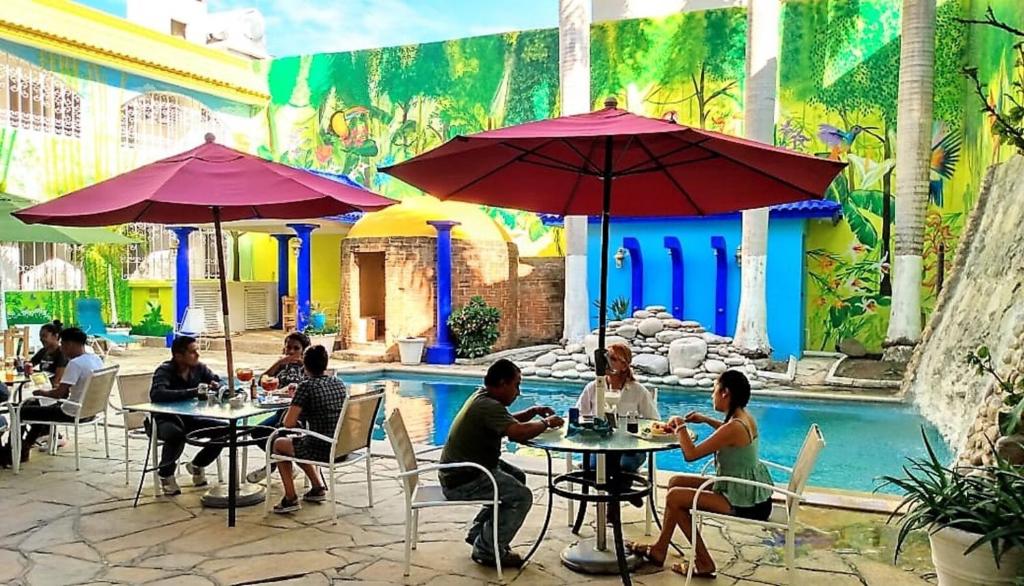 Restaurante de mariscos y carnes Pueblo Viejo image 1