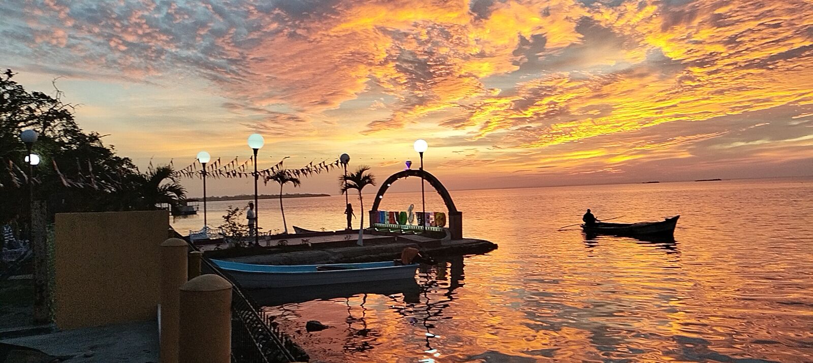 Restaurante de Mariscos y Carnes "El Mirador" image 6