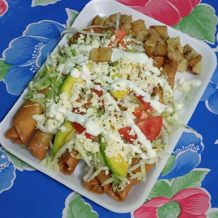 Antojitos "El Pelón" image 2