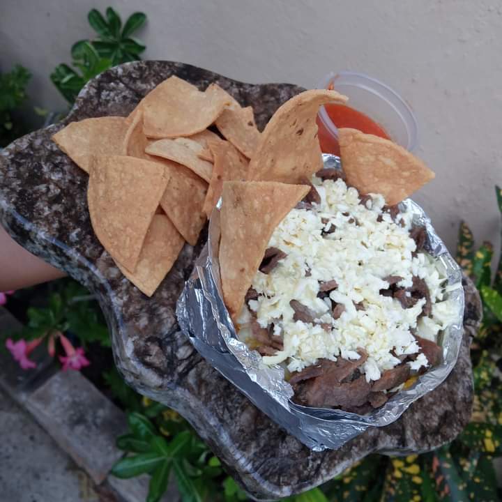 Antojitos "El Pelón" image 5