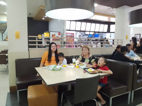 Carl's Jr. image 3