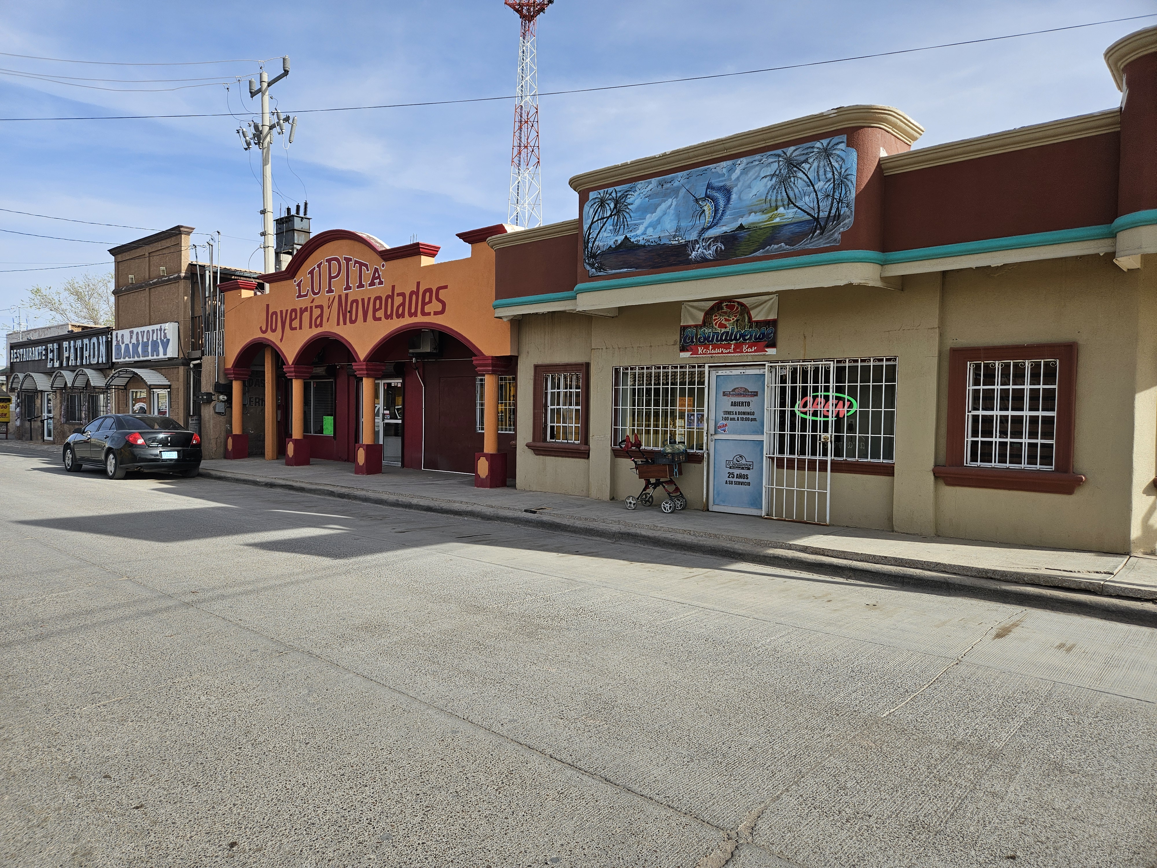 El Sinaloense image 1