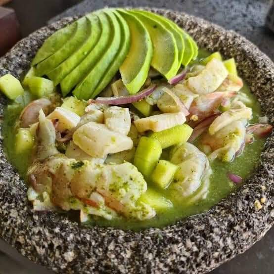 MARISCOS LAS PLEBES image 4