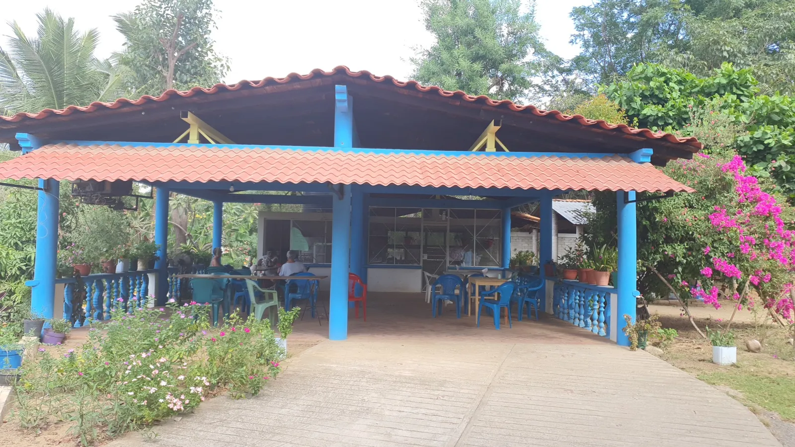 El Milagro image 7