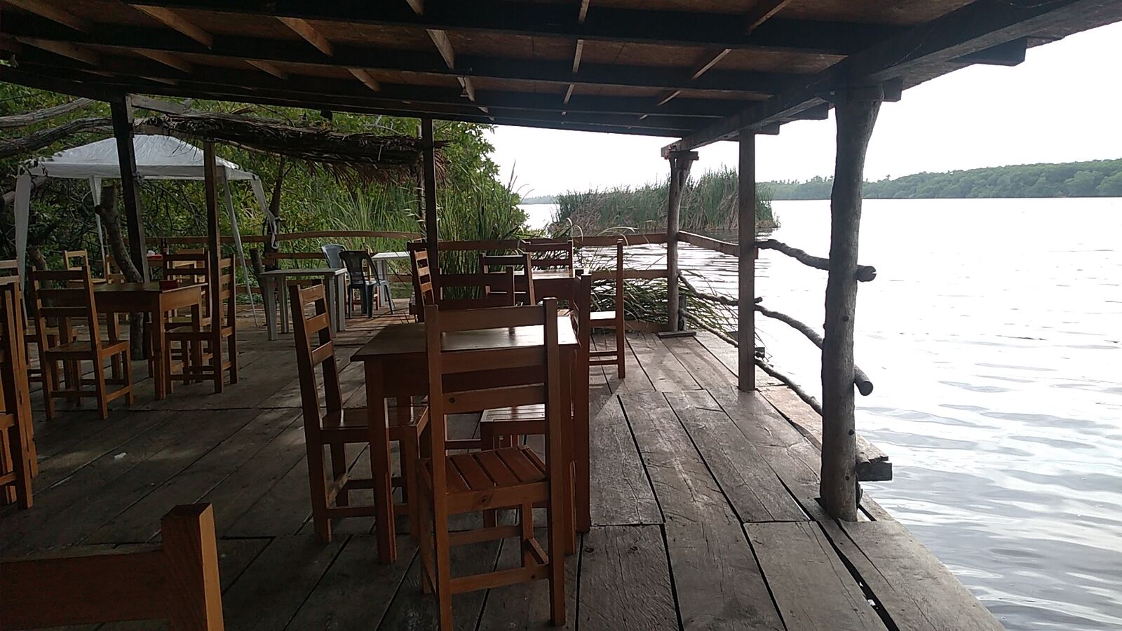 Restaurante los manglares image 1