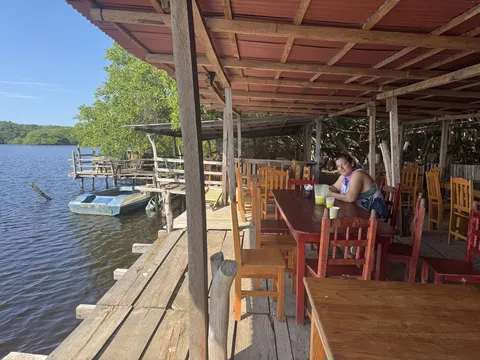 Restaurante los manglares image 2