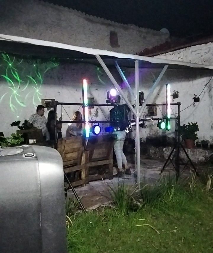 Hacienda Wings & Bar image 5