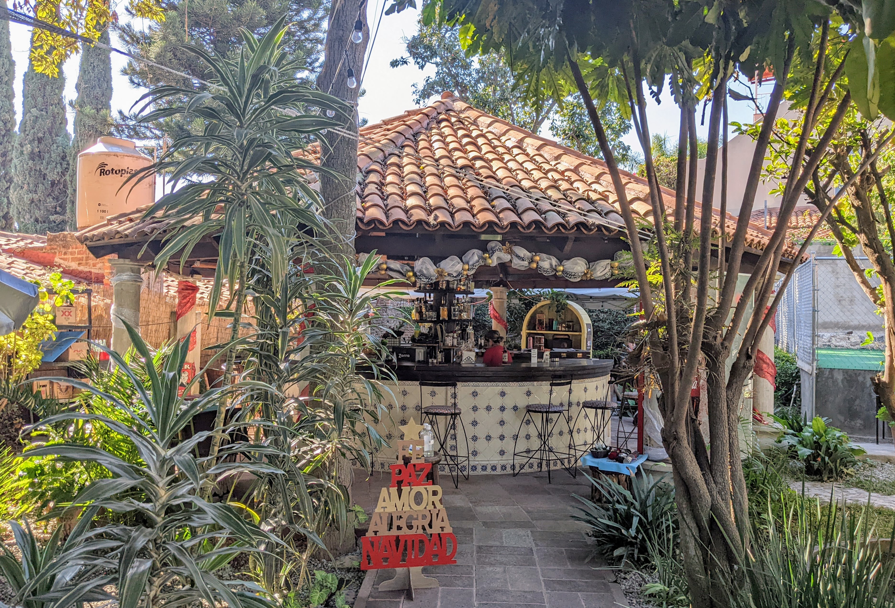 Mel's Casa Social image 8