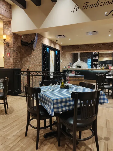 Italianni's image 7