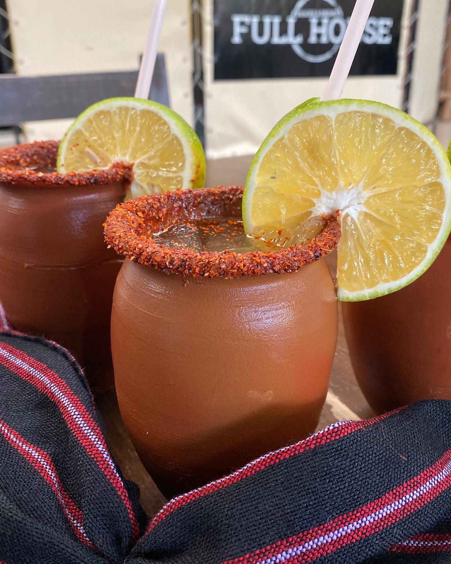 FULL HOUSE snacks & drinks image 1