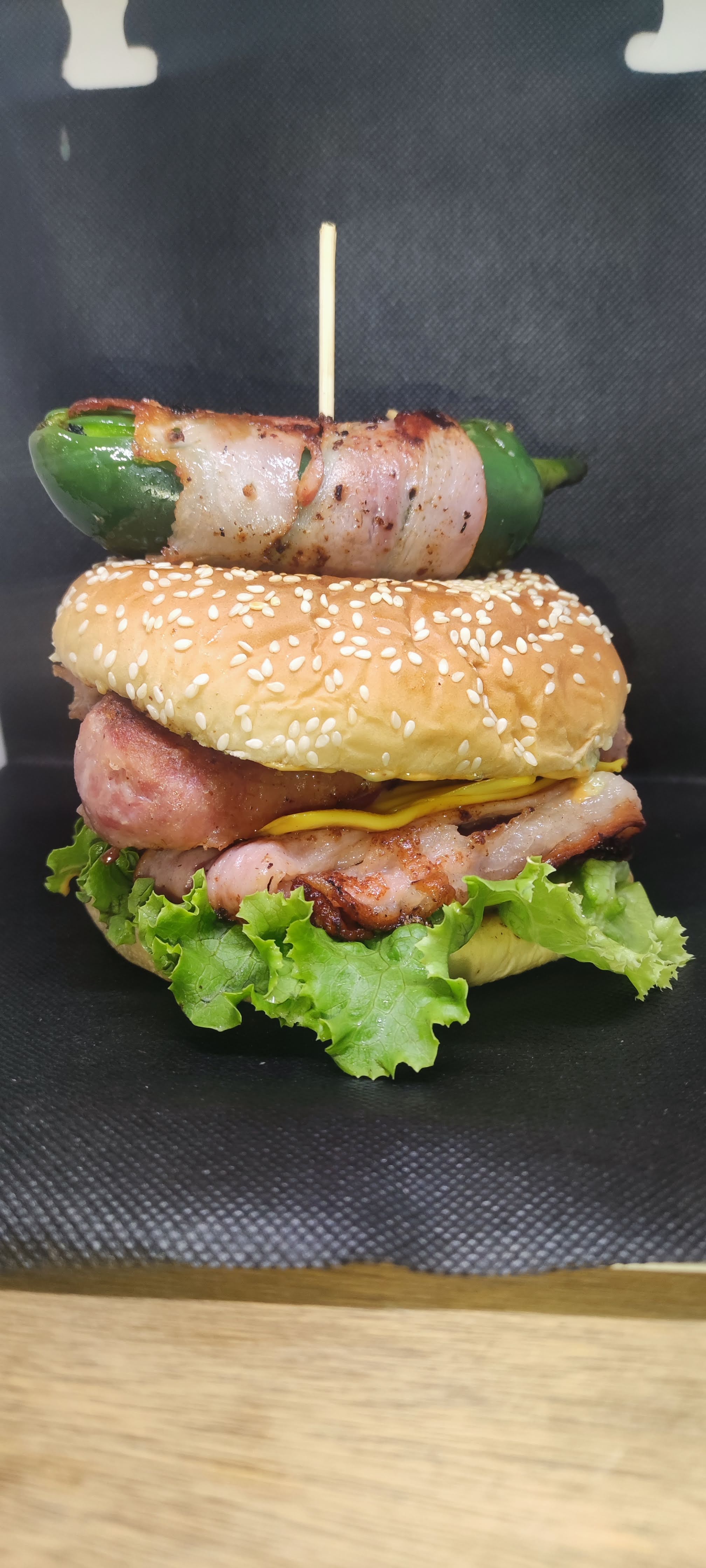 Jabalí Burger & Drinks image 3