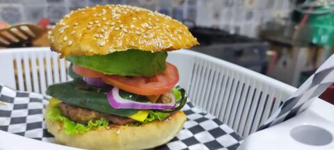 Jabalí Burger & Drinks image 6