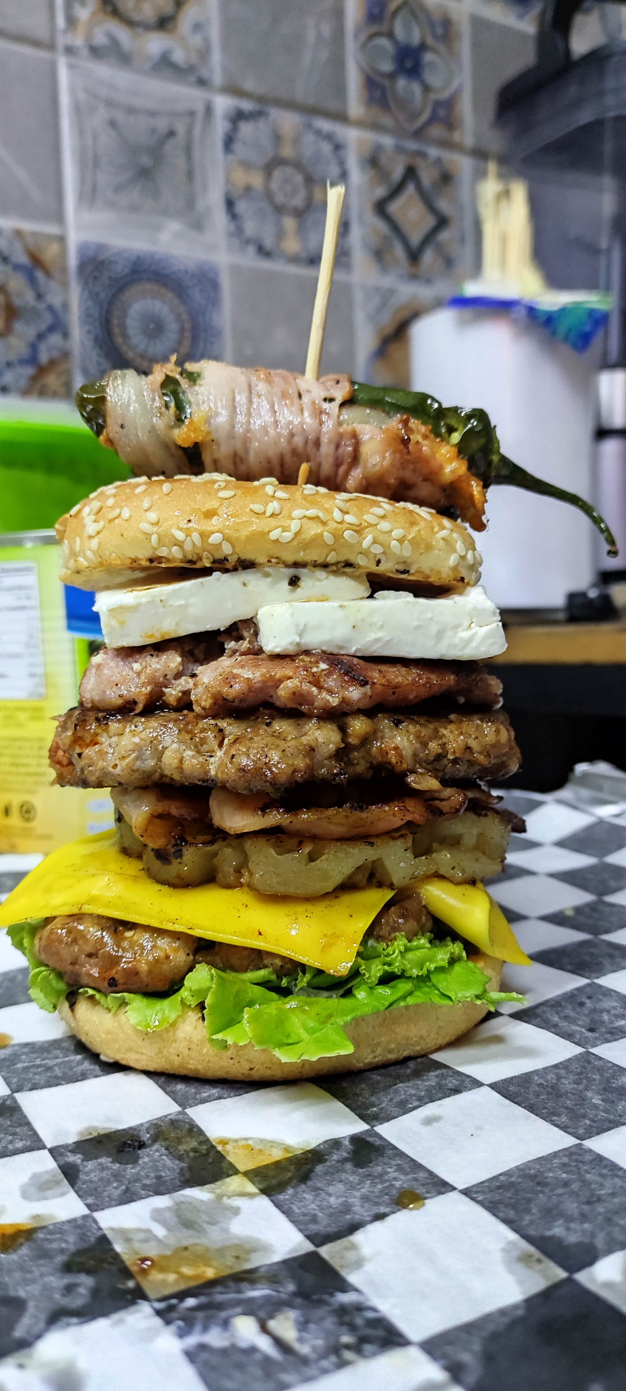 Jabalí Burger & Drinks image 7