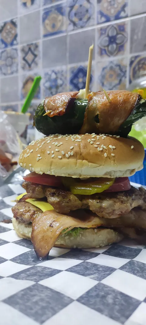 Jabalí Burger & Drinks image 8