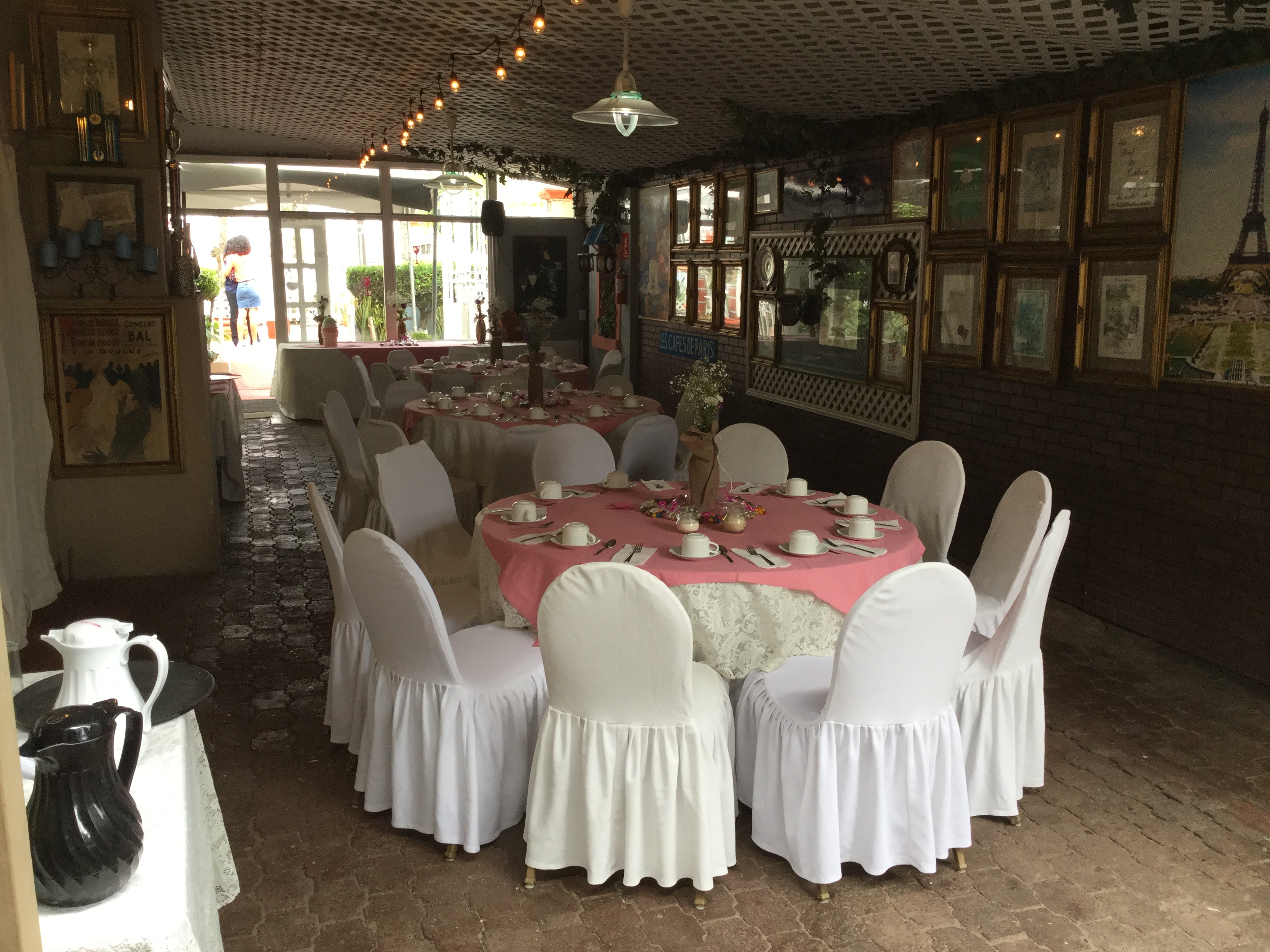 Casino Royal Restaurant image 5