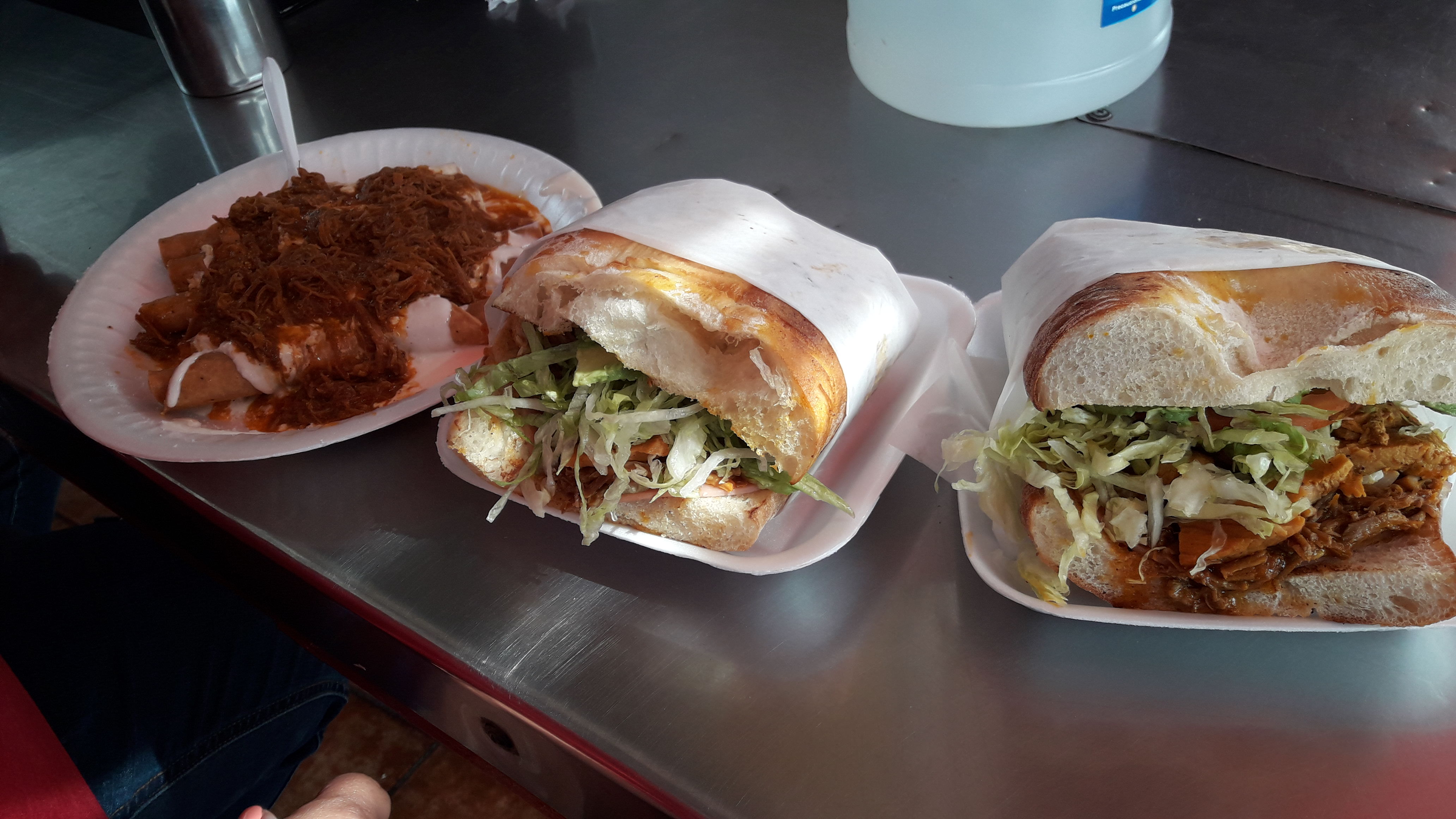 Tortas y Flautas Los Pepes image 10