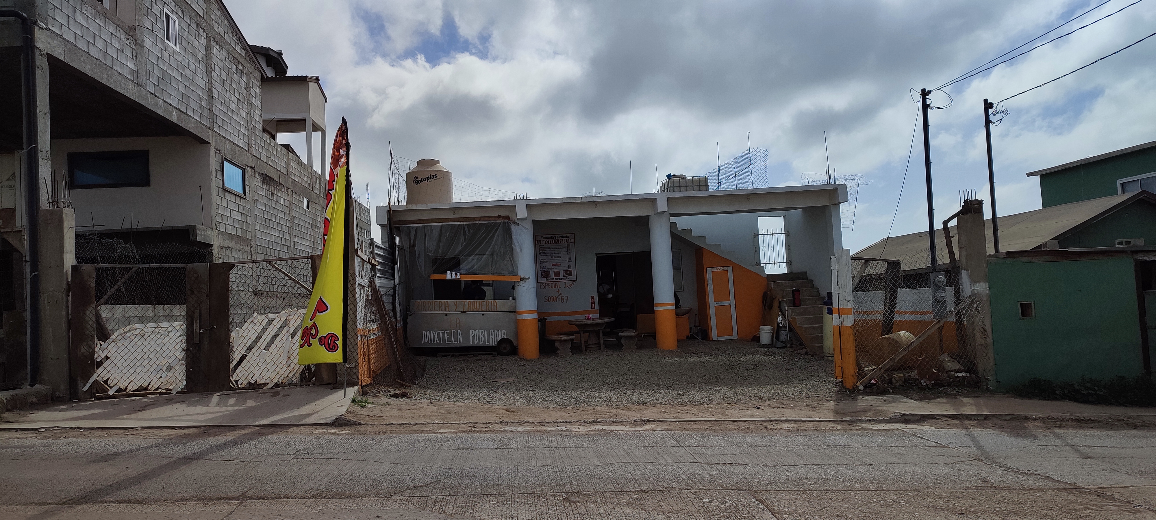 Birrieria y Taquería La Mixteca Poblana image 4