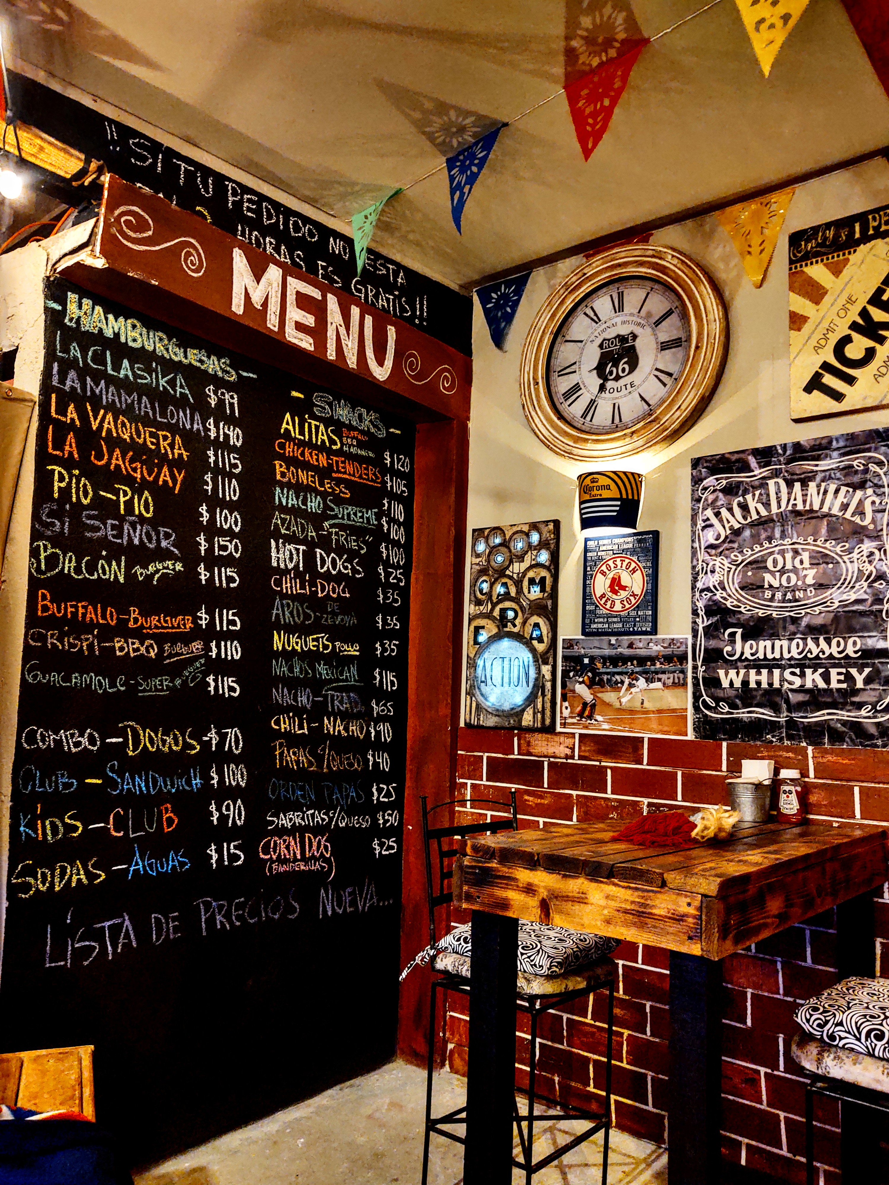 VIP GARAGE BURGERS & WINGS image 6