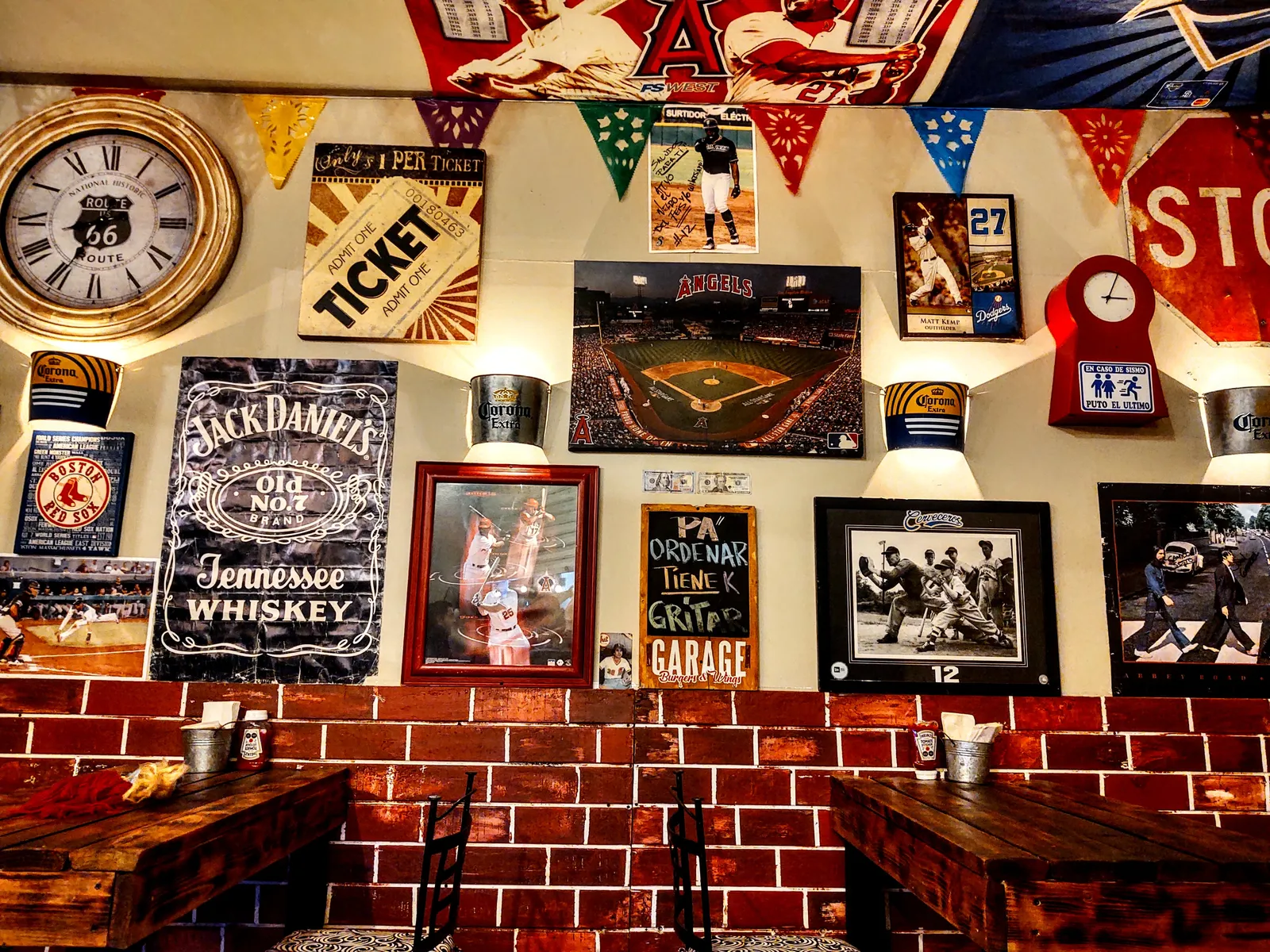 VIP GARAGE BURGERS & WINGS image 7