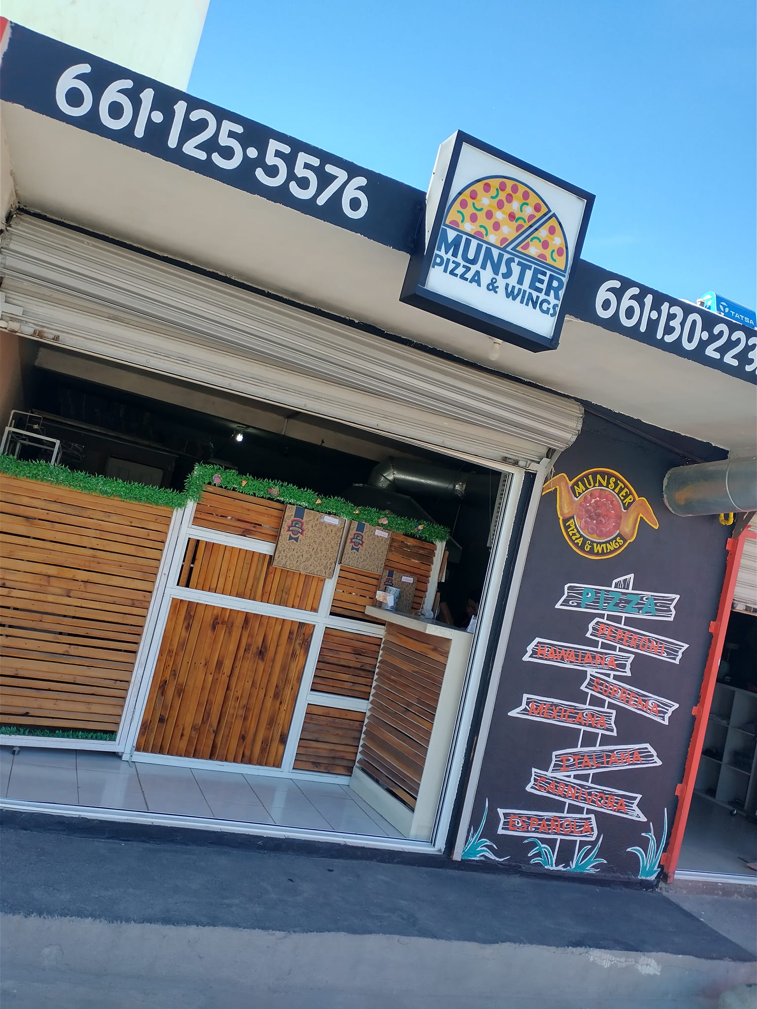 Munster pizza & wings image 1