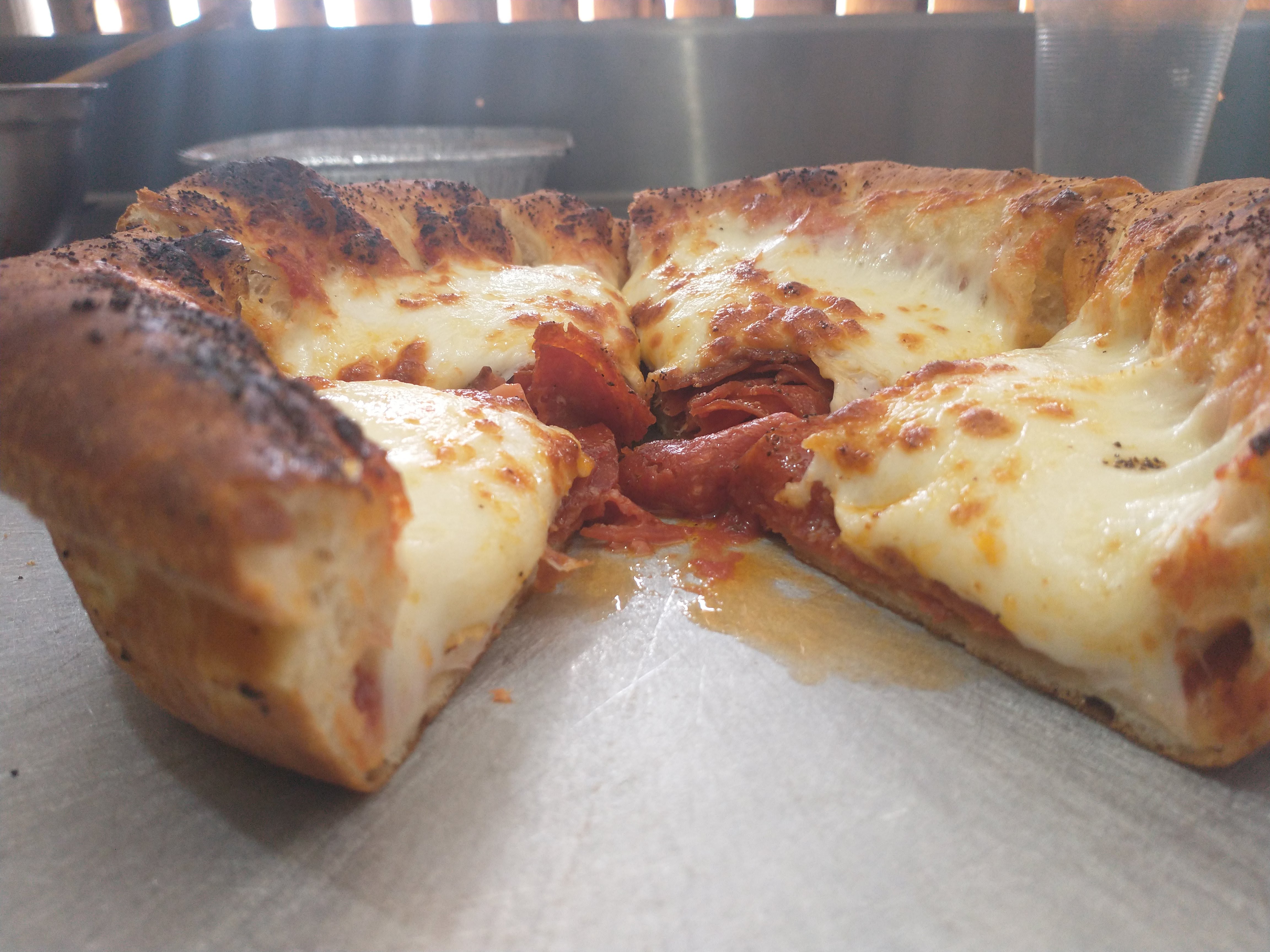 Munster pizza & wings image 4