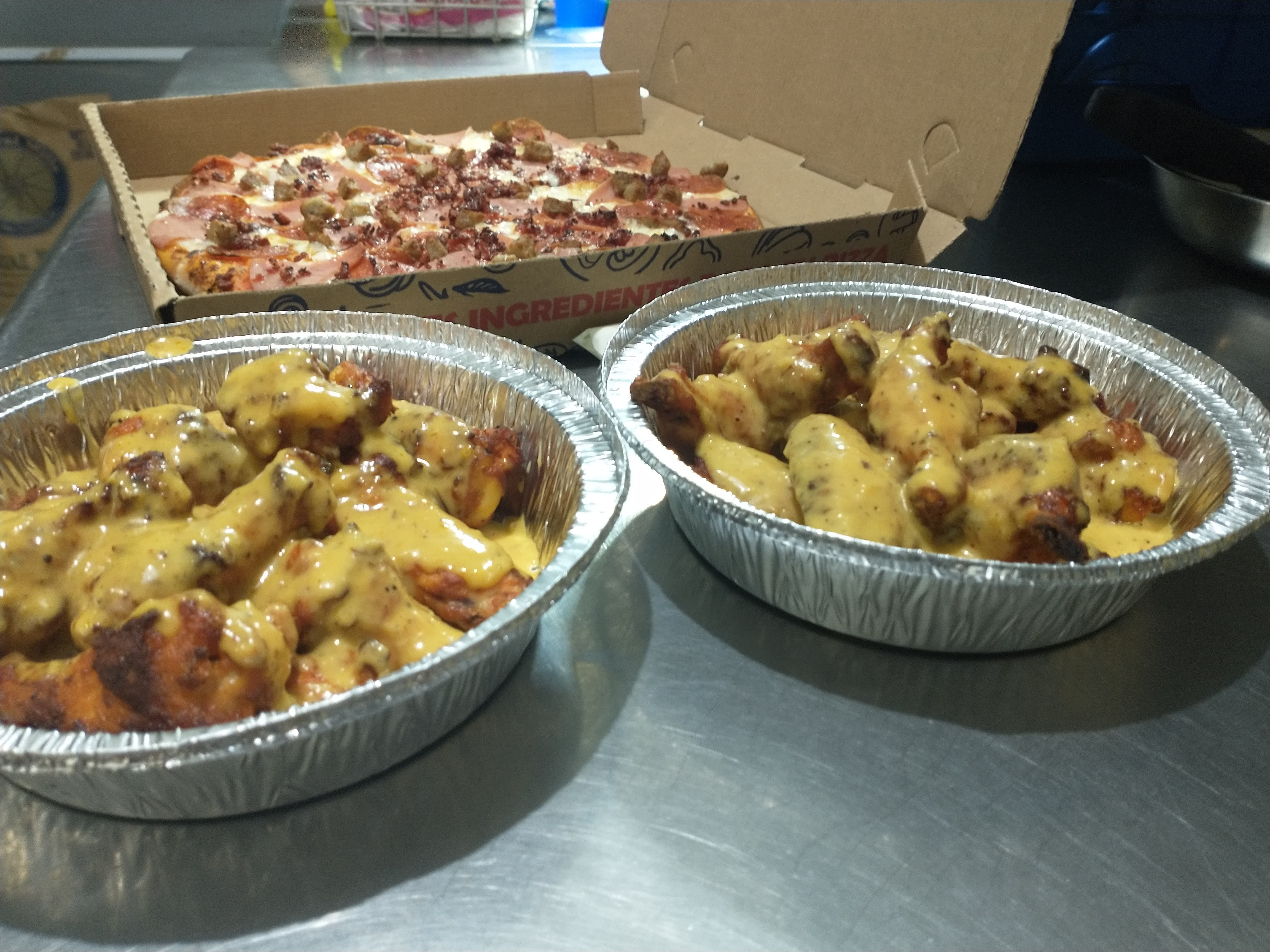 Munster pizza & wings image 9