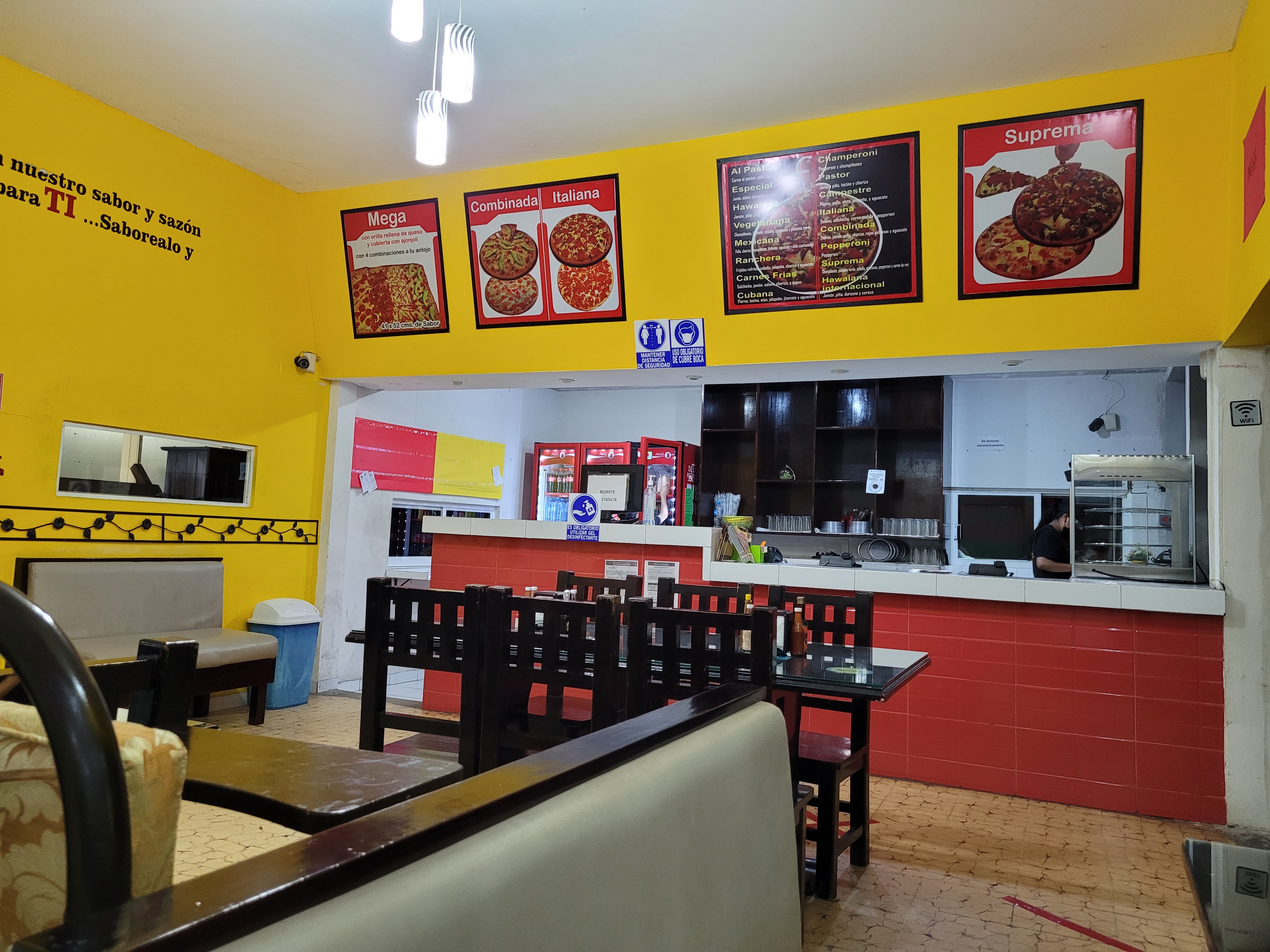 Rikas Pizzas image 3