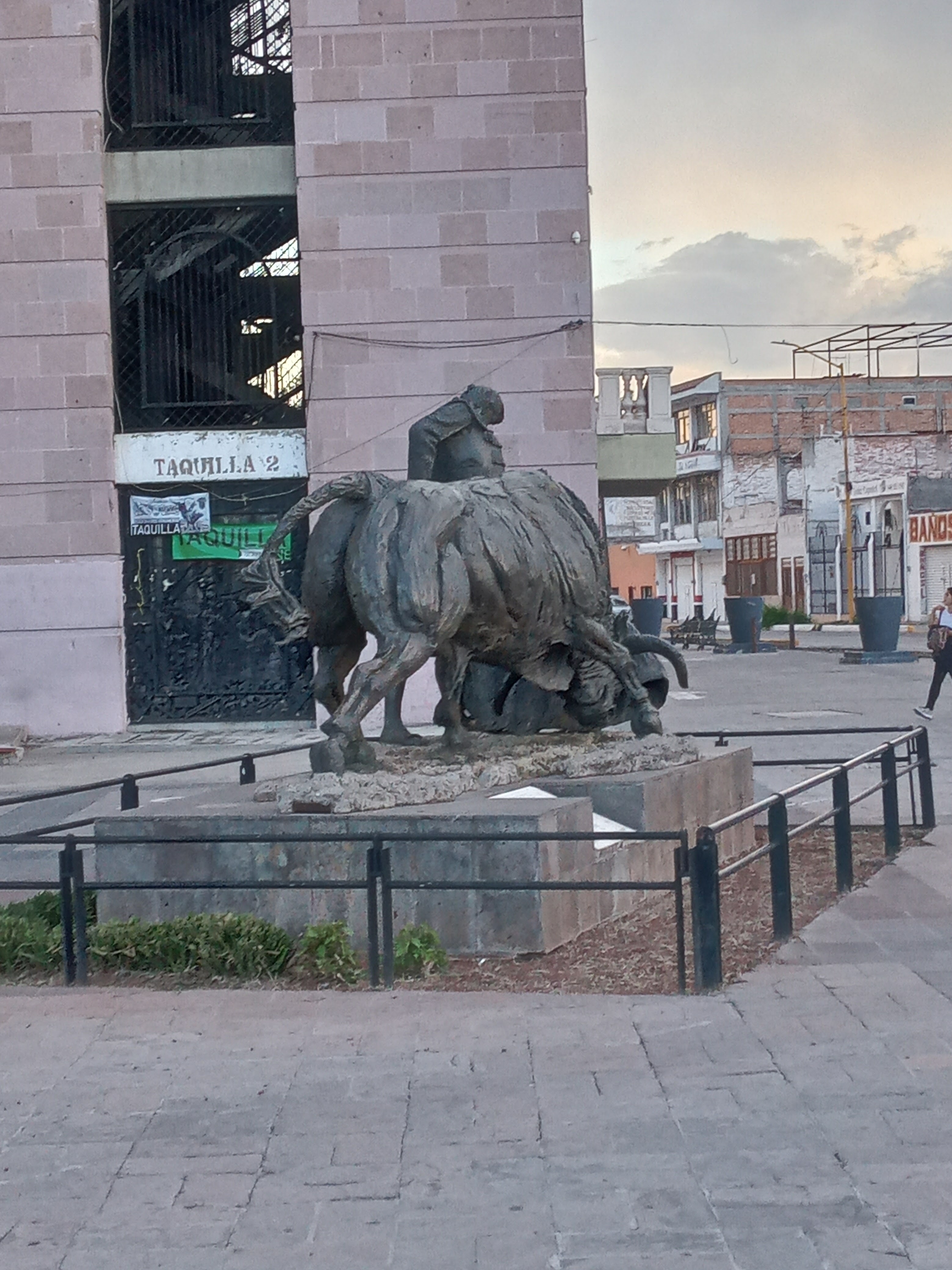 Mundo Taurino Restaurante Suc. Plaza de Toro image 9