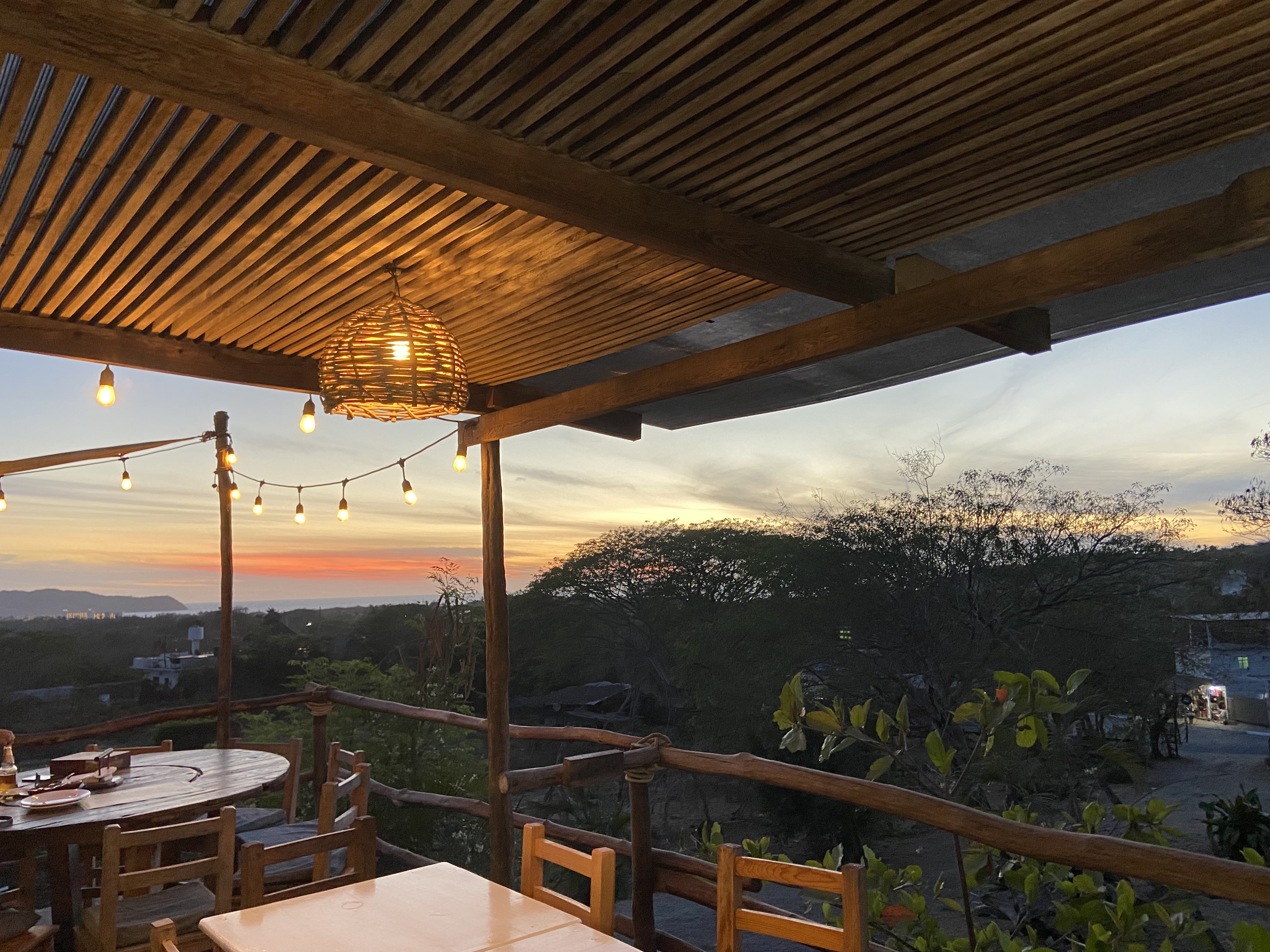 Kilometro 5 Surf Bar y Restaurant image 3