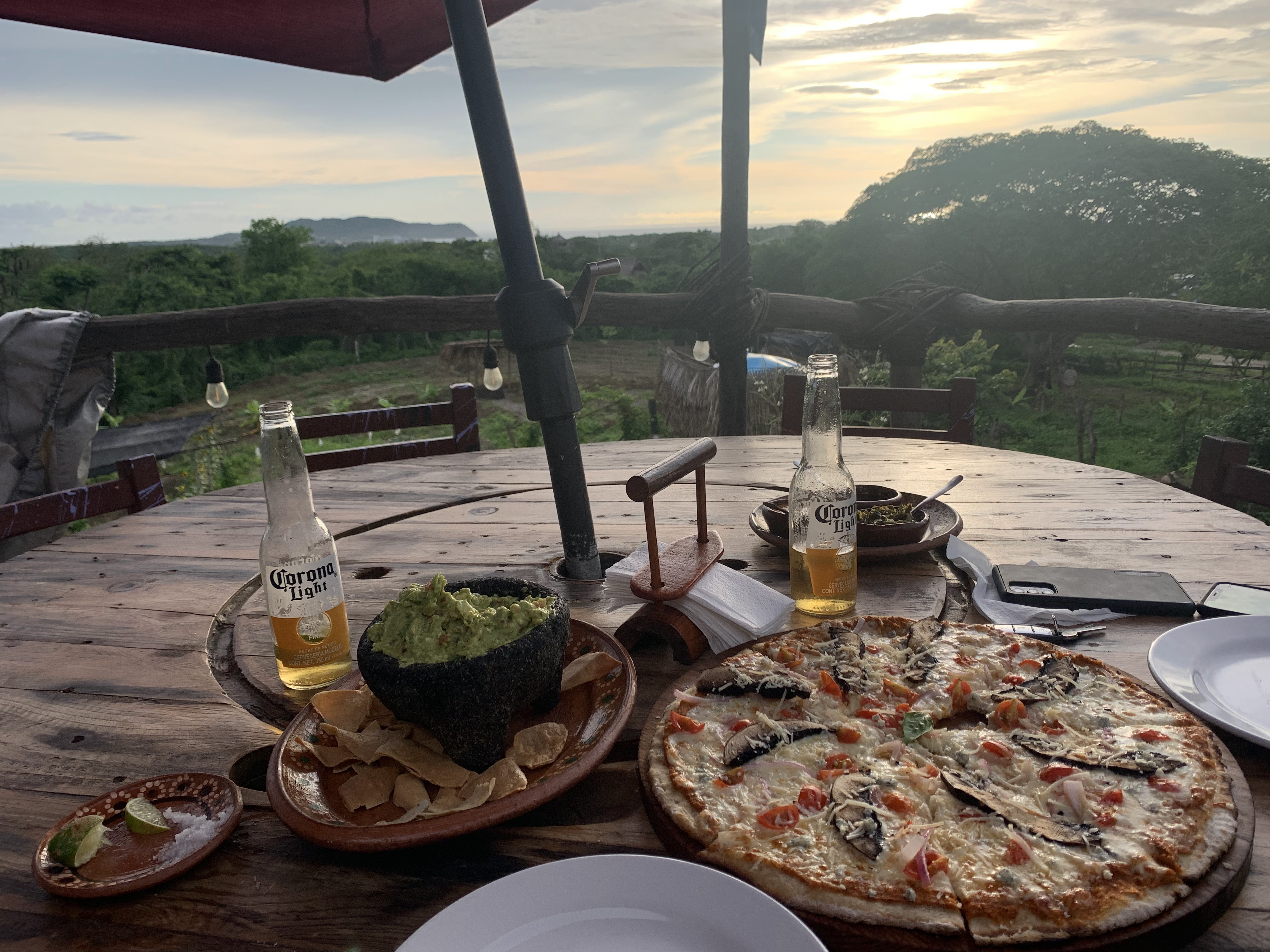 Kilometro 5 Surf Bar y Restaurant image 7