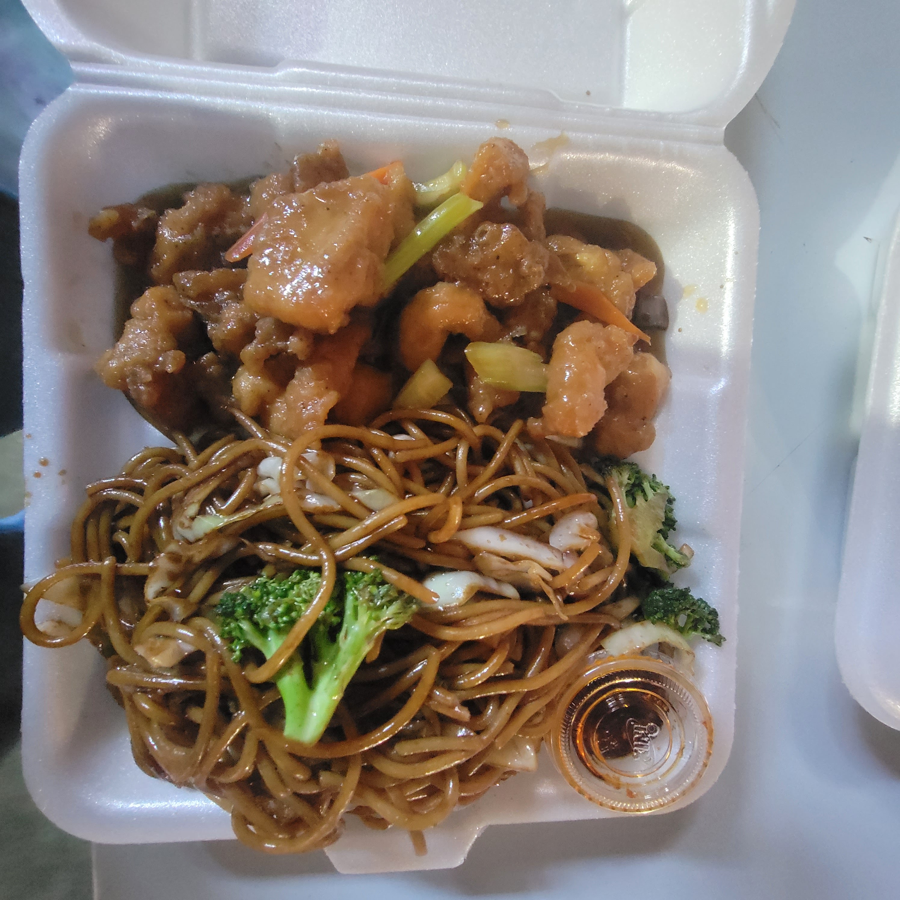 Restaurante CHINA SHING JOHN Y MARISQUERÍA image 3