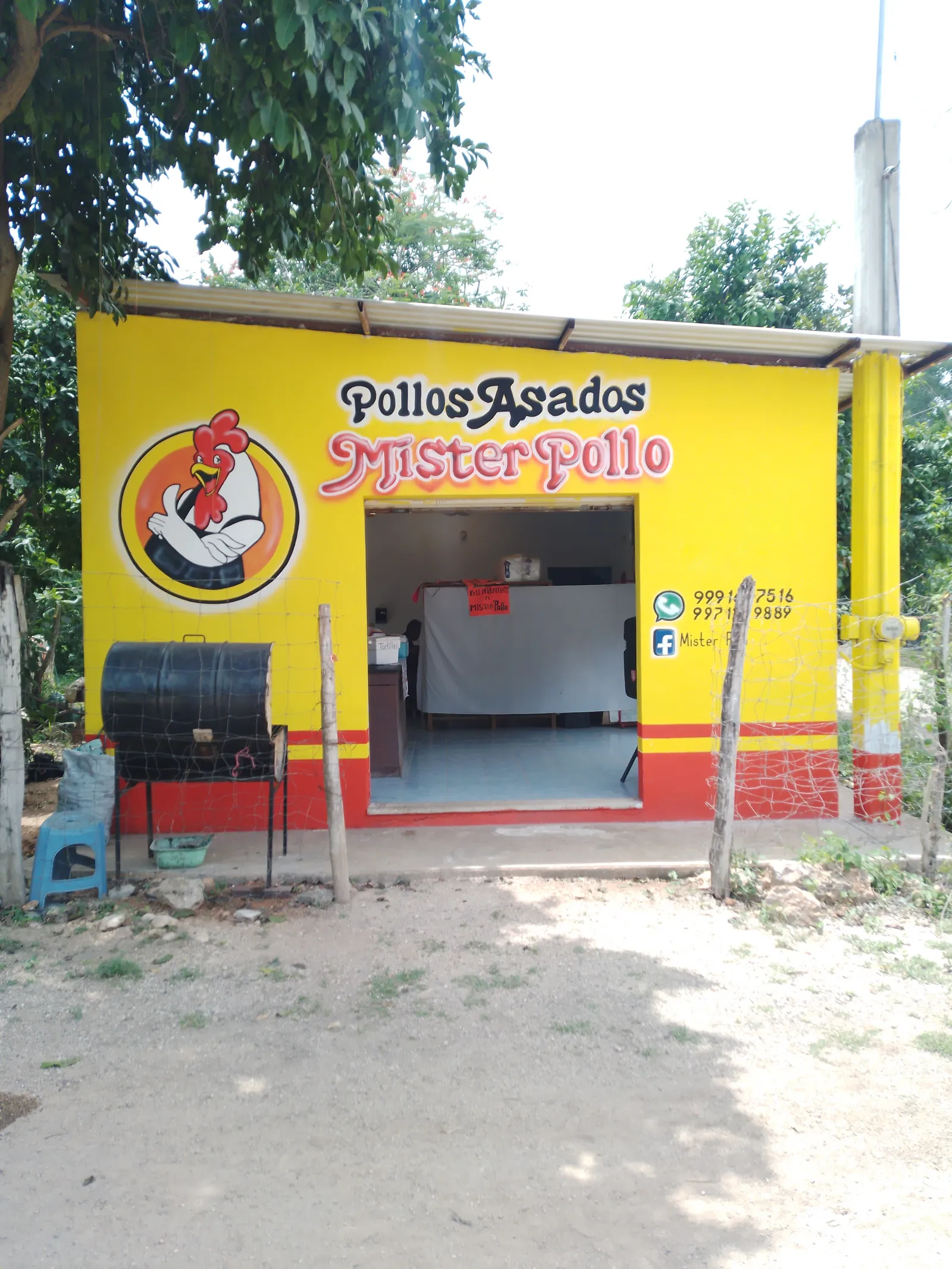 Pollos Asados Míster Pollo image 1