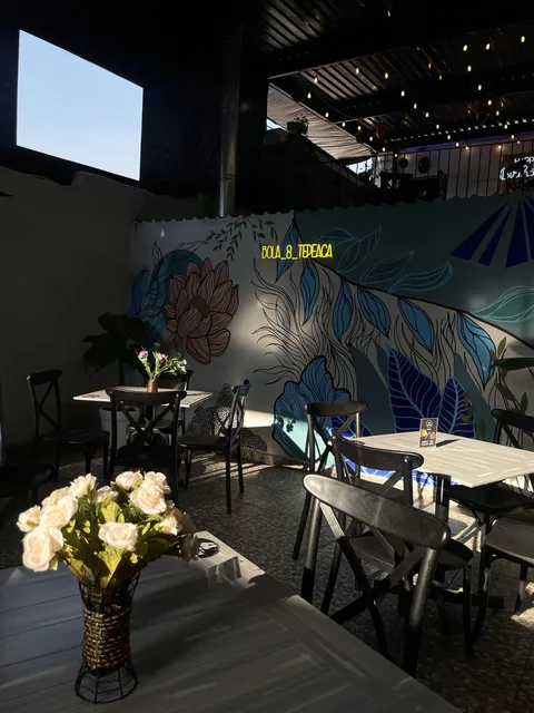 Bola 8 Restaurant & Mixology image 1