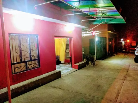 Pepe's pizza image 3