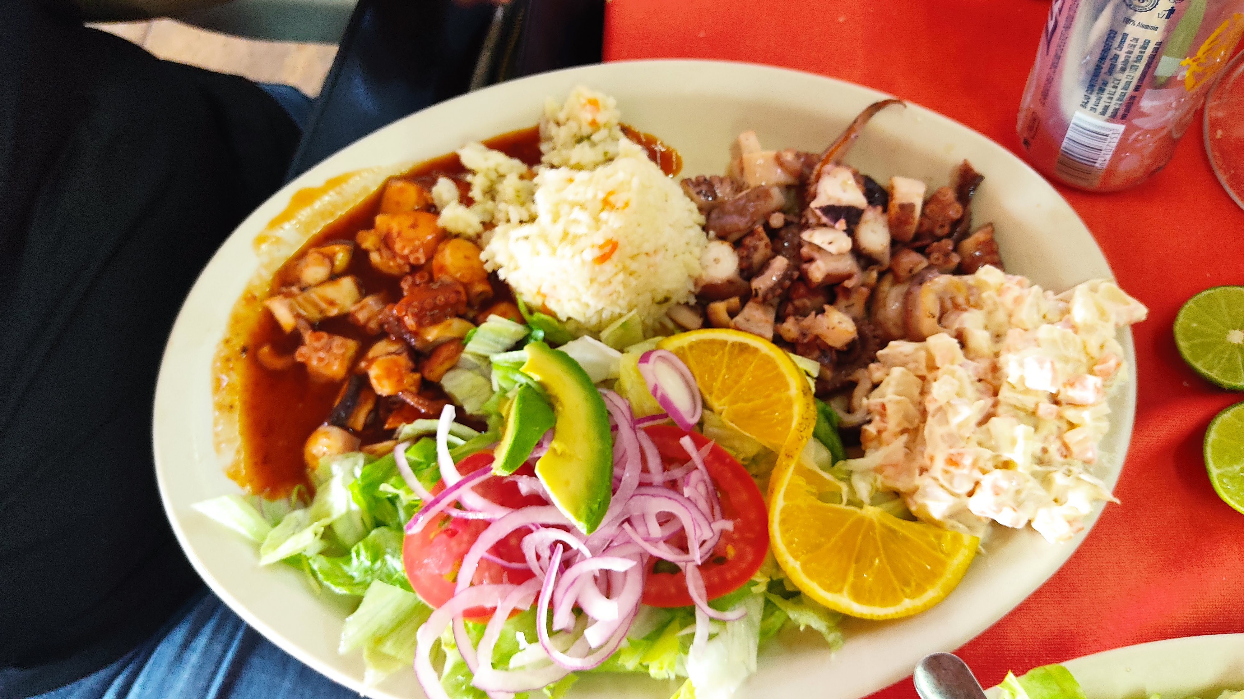 Mariscos LOS 3 PLEBES image 4